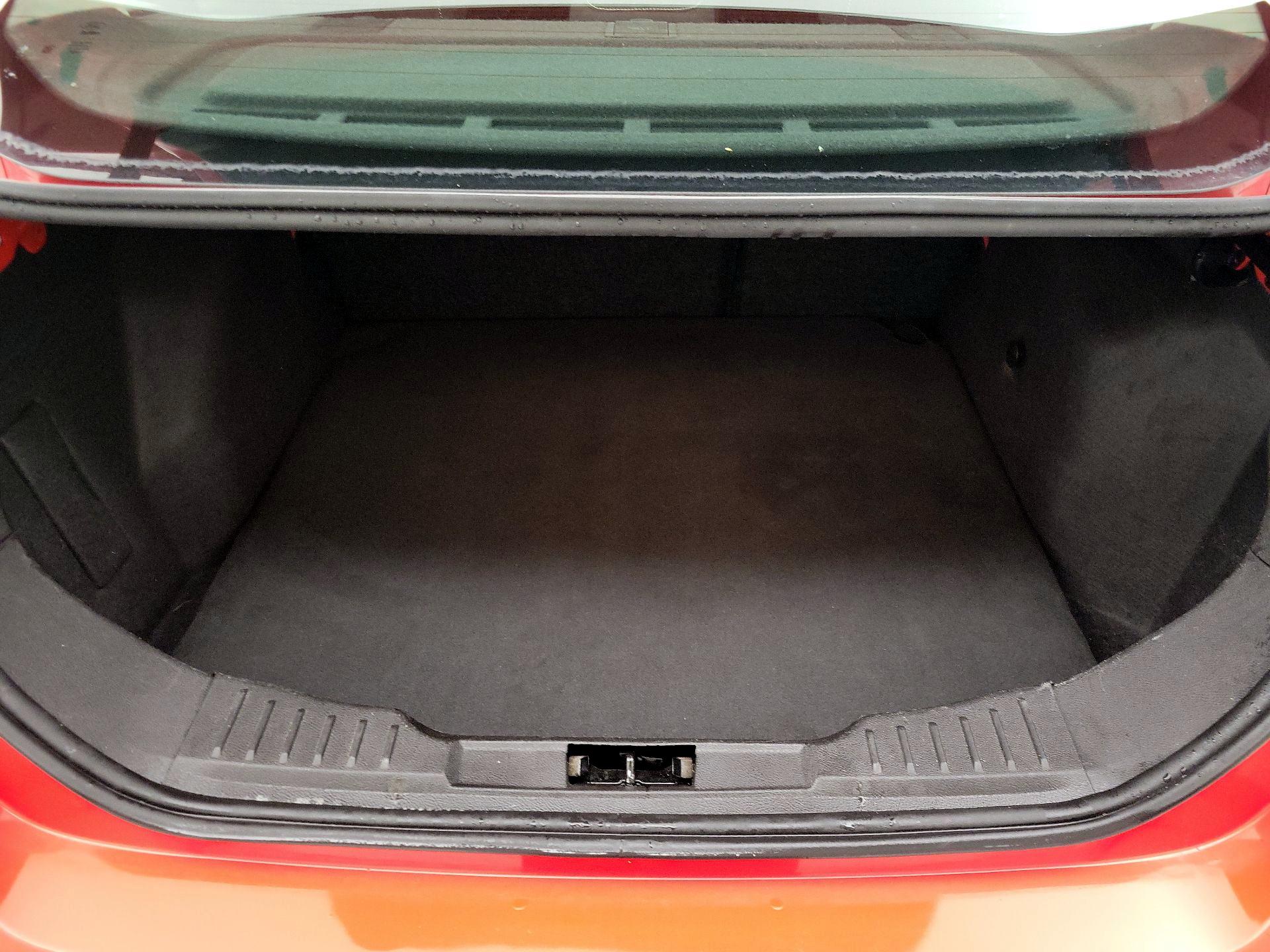 Thumbnail: 2017 Ford Focus - 19