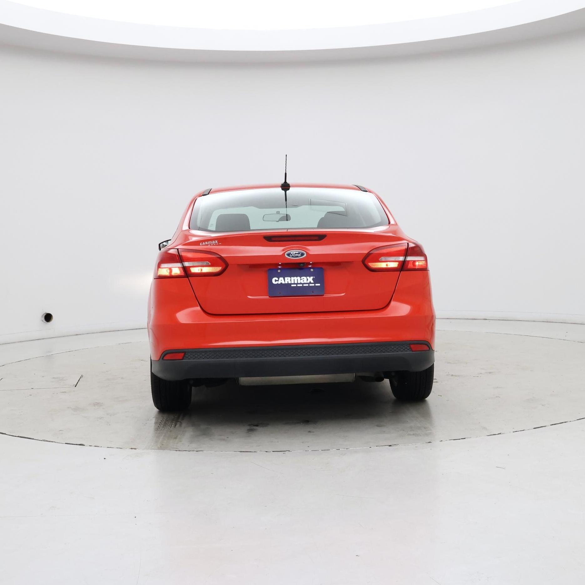 Thumbnail: 2017 Ford Focus - 6