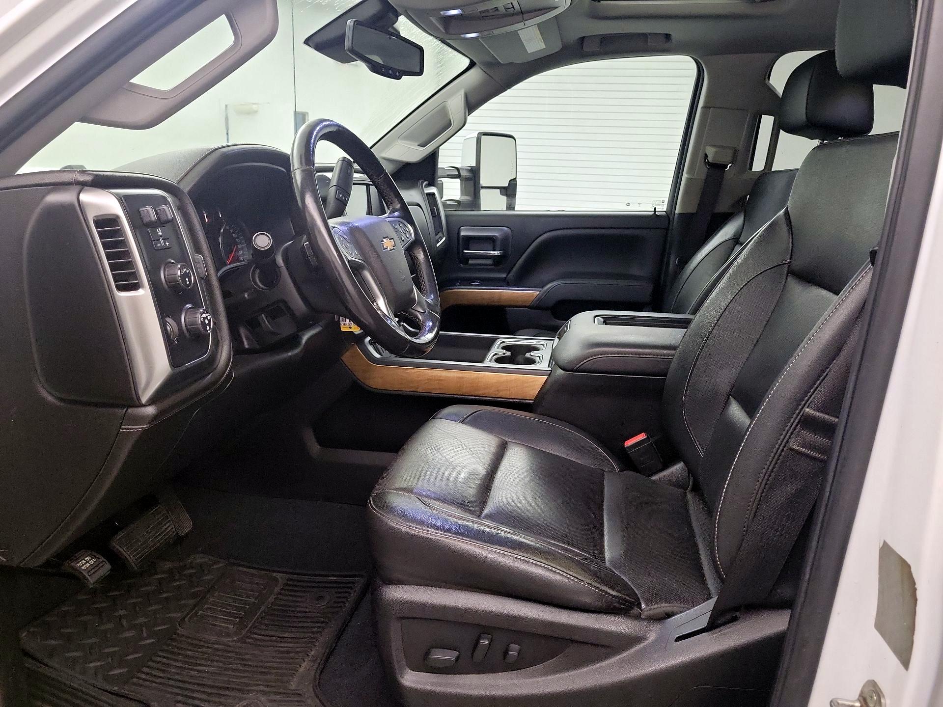 Thumbnail: 2019 Chevrolet Silverado 3500 - 9