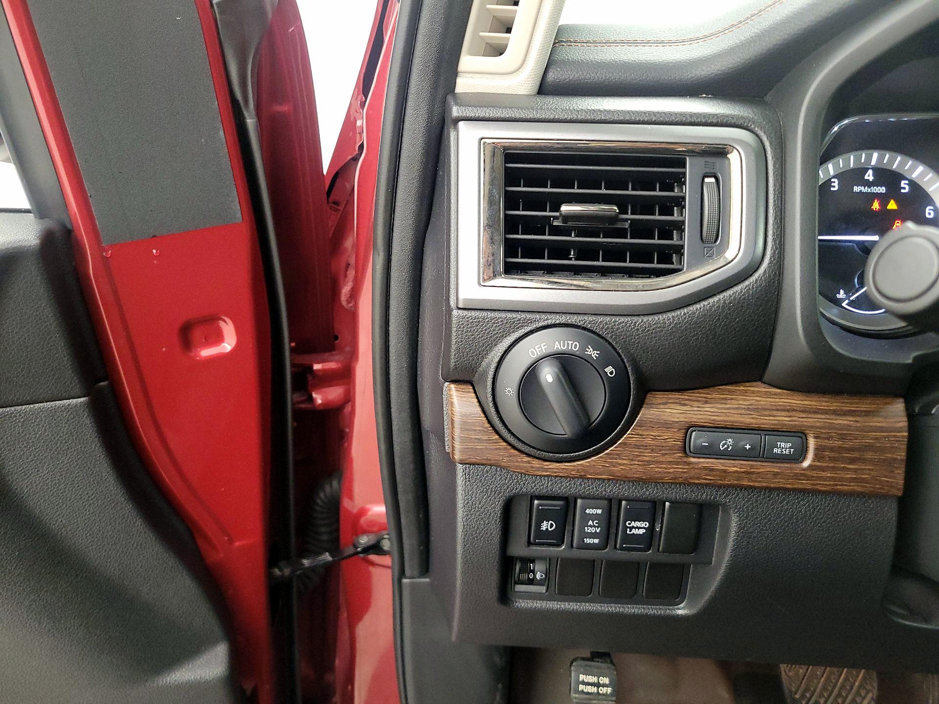 Thumbnail: 2017 Nissan Titan - 13