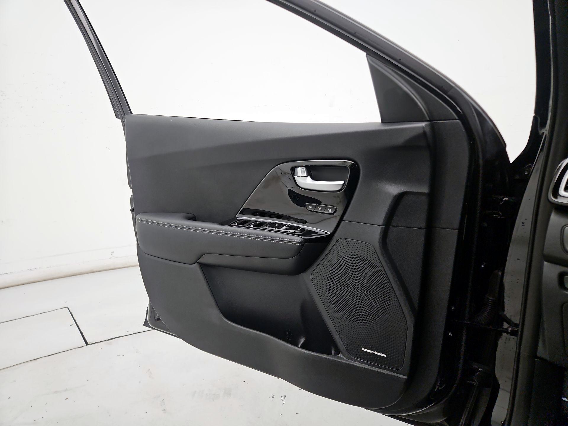 Thumbnail: 2019 Kia Niro - 12