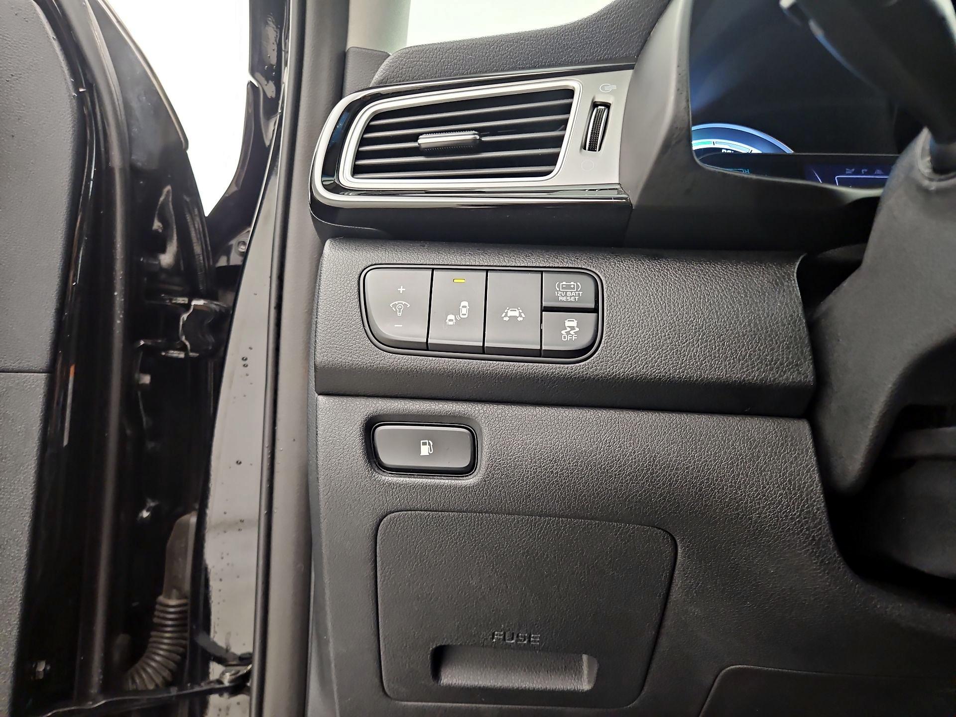 Thumbnail: 2019 Kia Niro - 13