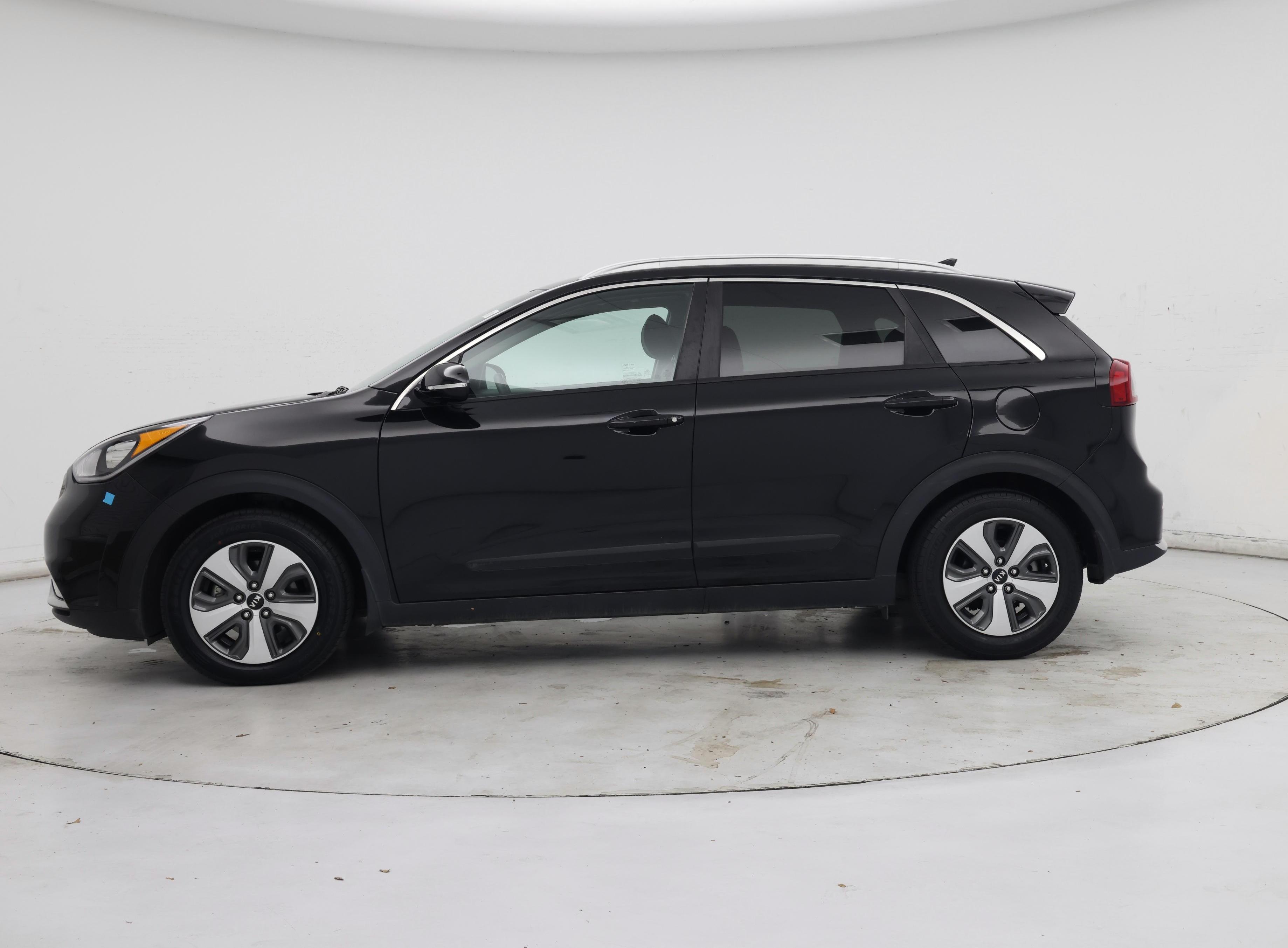 Thumbnail: 2019 Kia Niro - 3