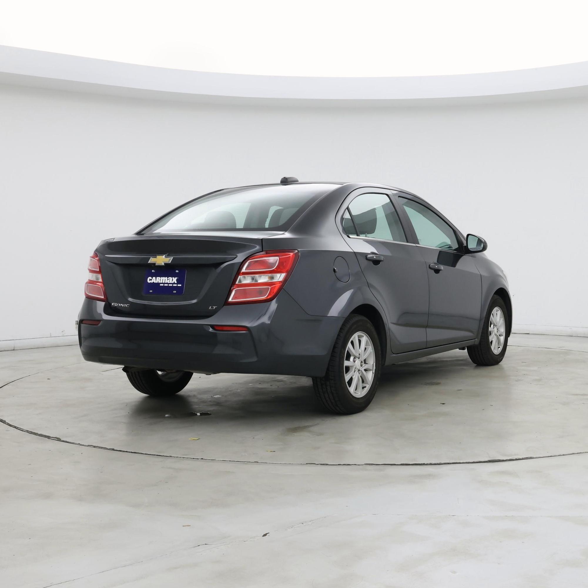 Thumbnail: 2017 Chevrolet Sonic - 8