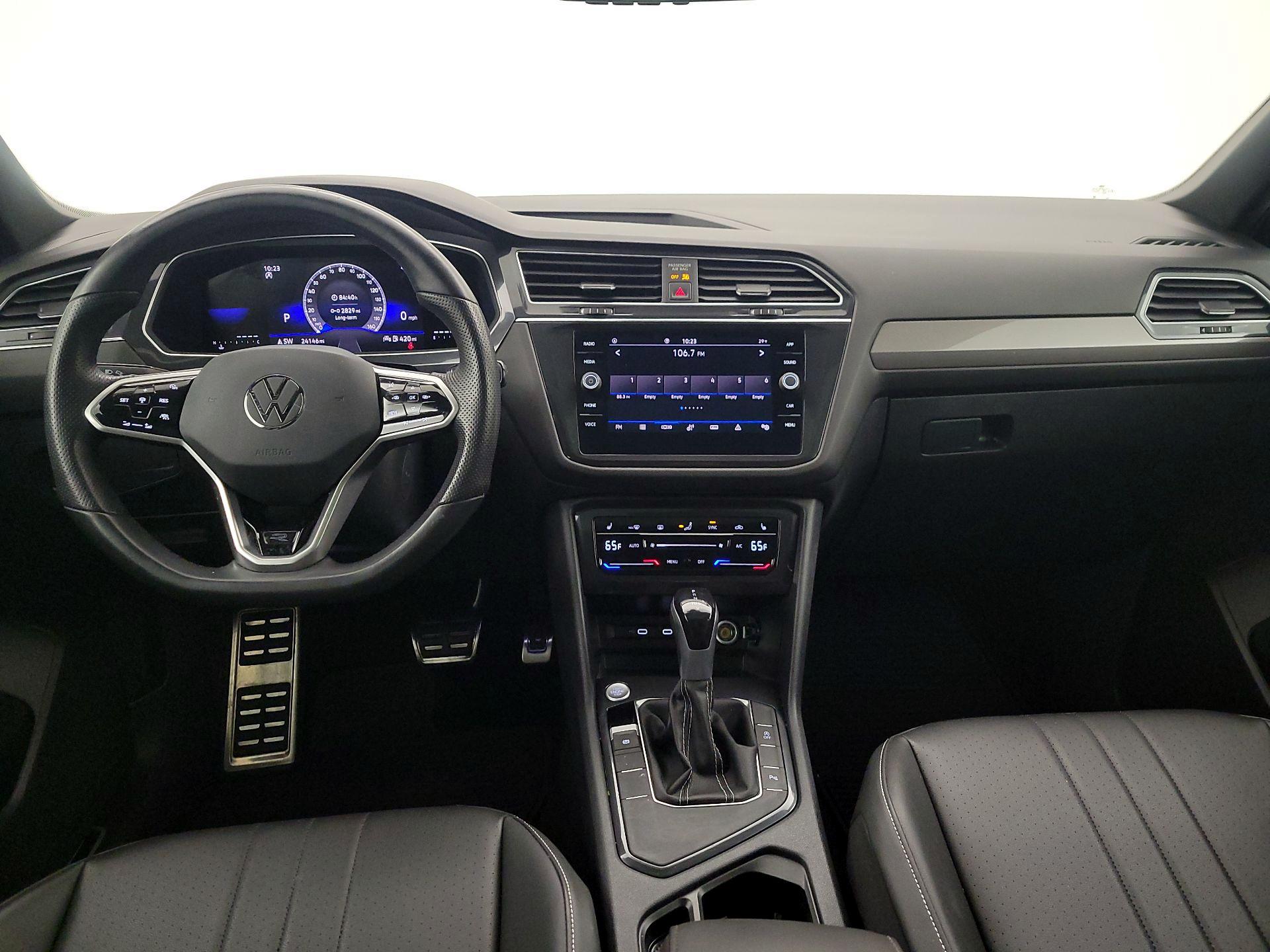 Thumbnail: 2023 Volkswagen Tiguan - 9