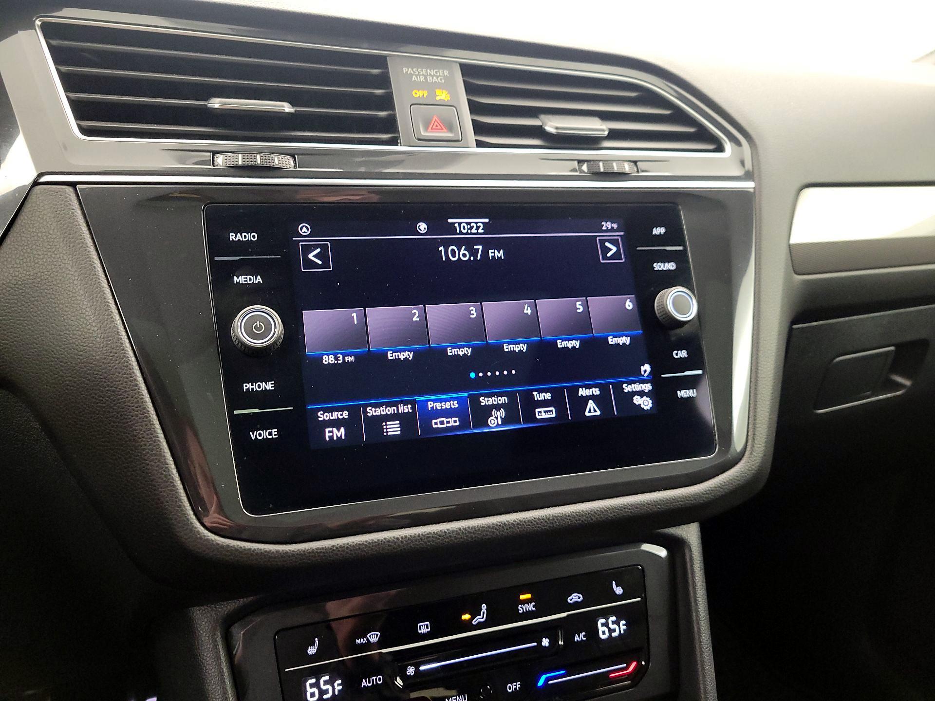 Thumbnail: 2023 Volkswagen Tiguan - 15