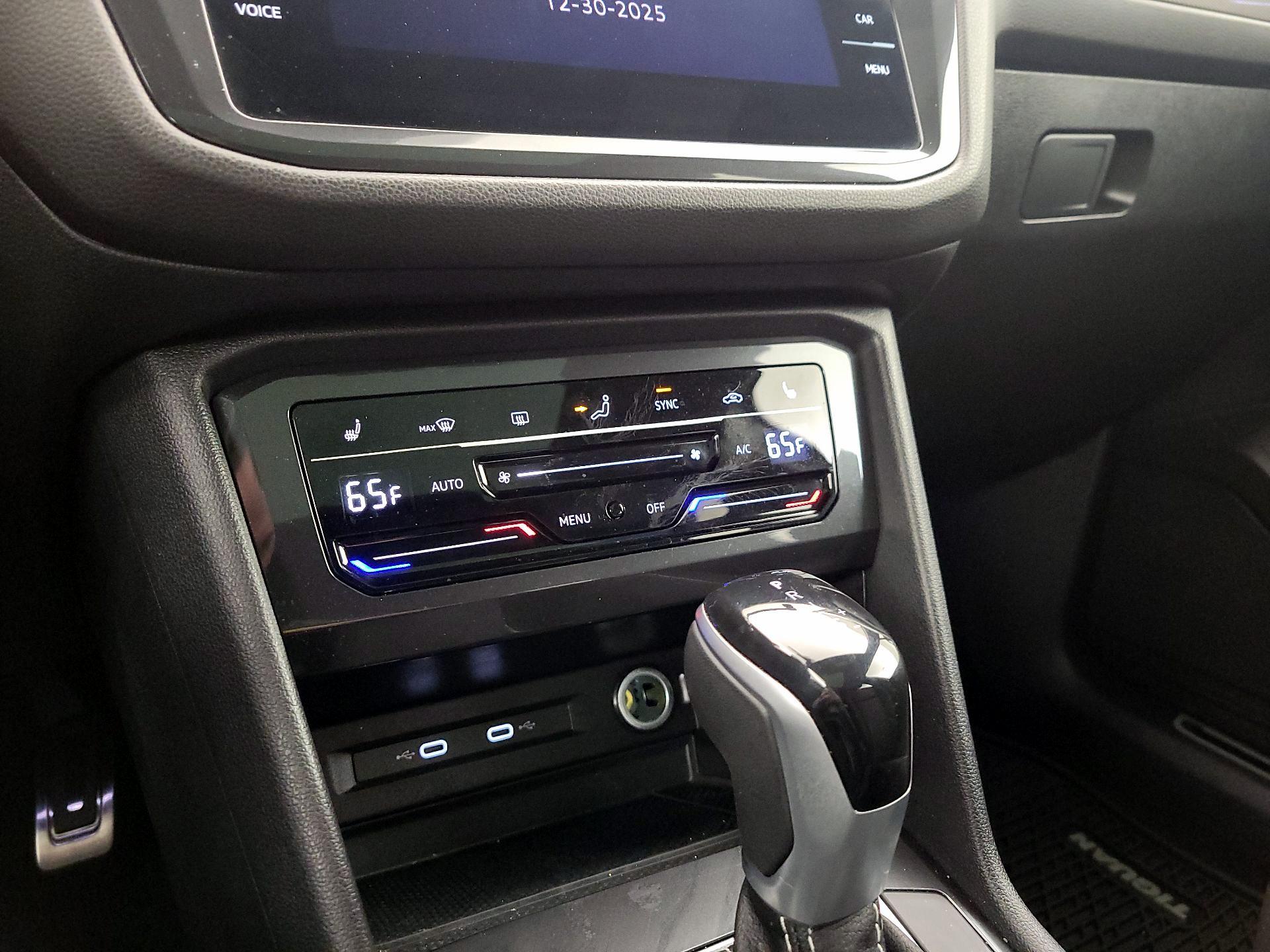 Thumbnail: 2023 Volkswagen Tiguan - 16