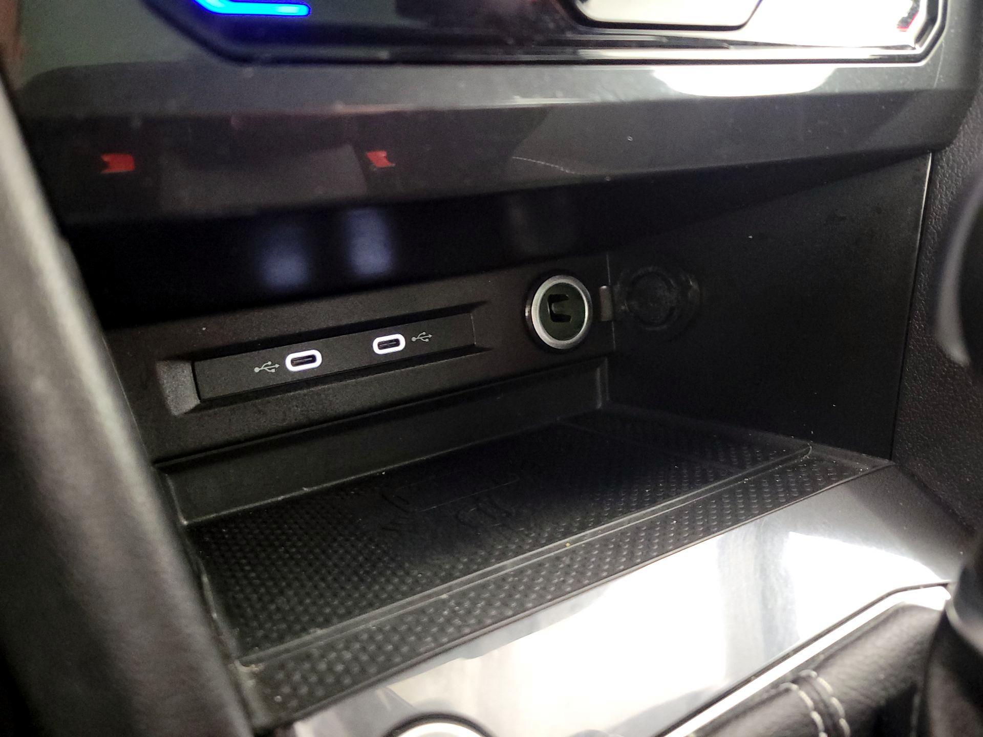 Thumbnail: 2023 Volkswagen Tiguan - 18