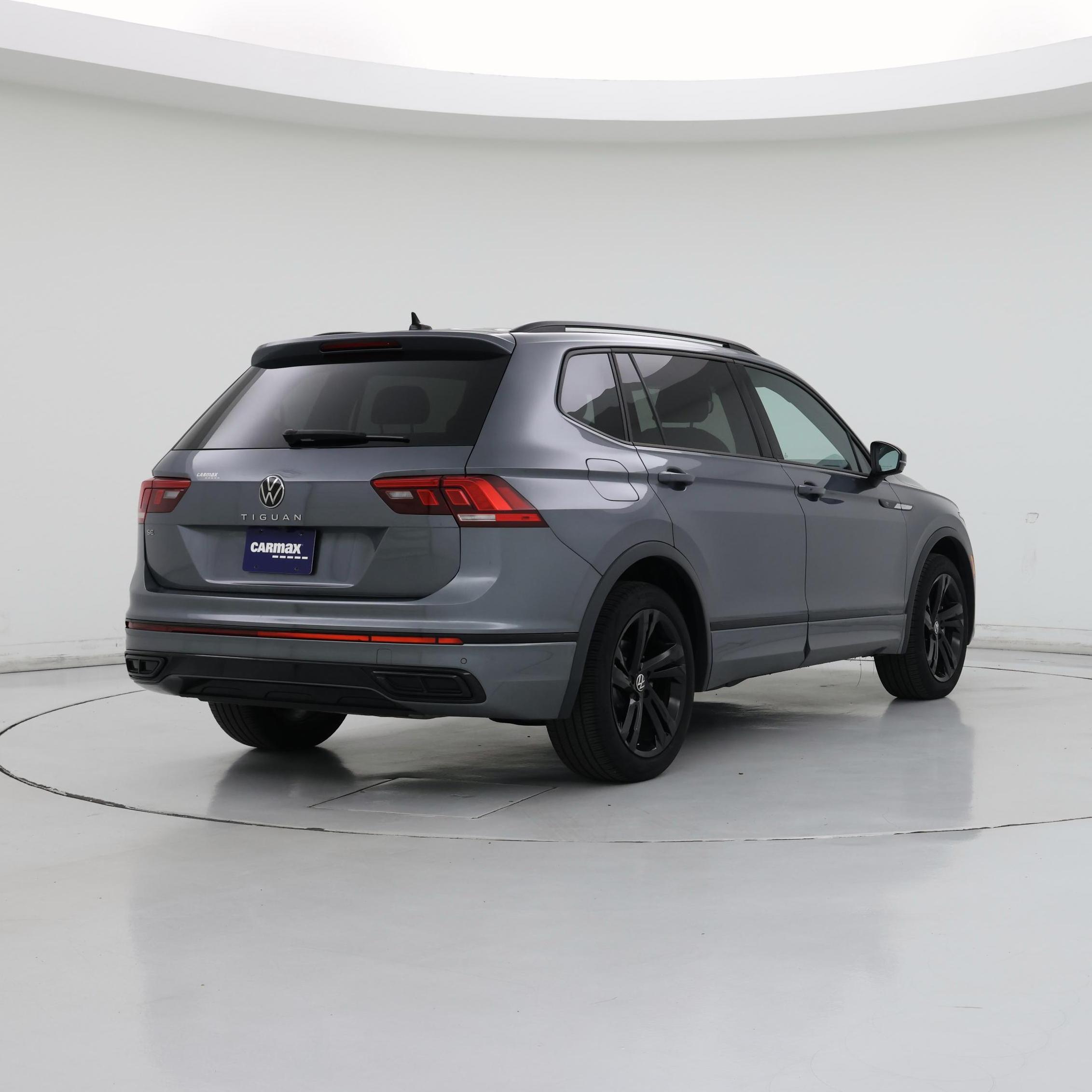 Thumbnail: 2023 Volkswagen Tiguan - 8