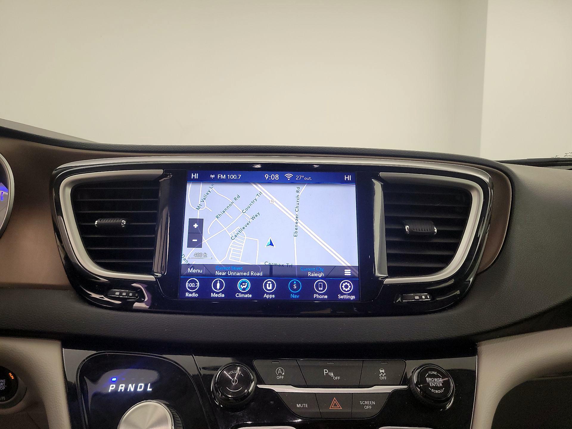 Thumbnail: 2018 Chrysler Pacifica - 14