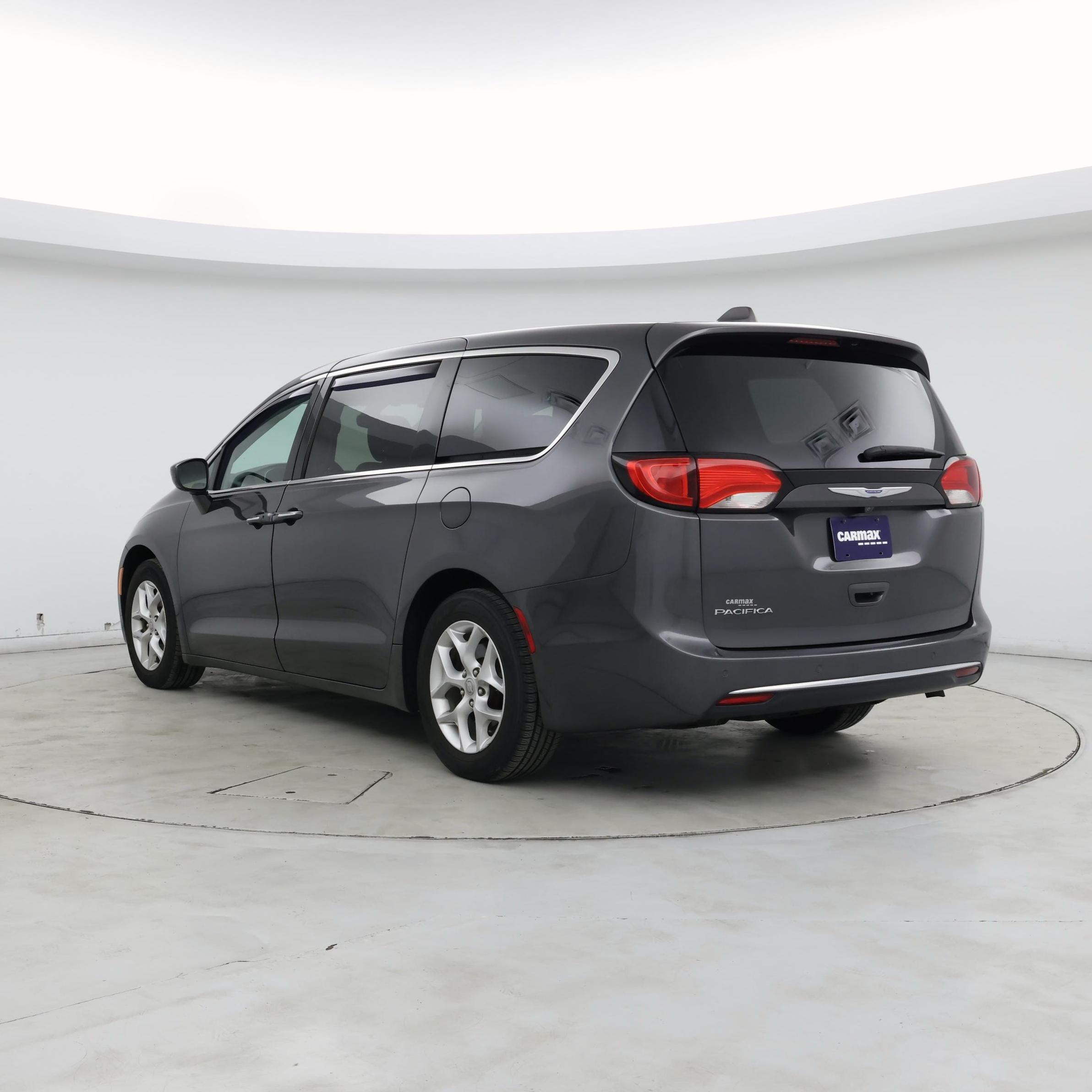 Thumbnail: 2018 Chrysler Pacifica - 2