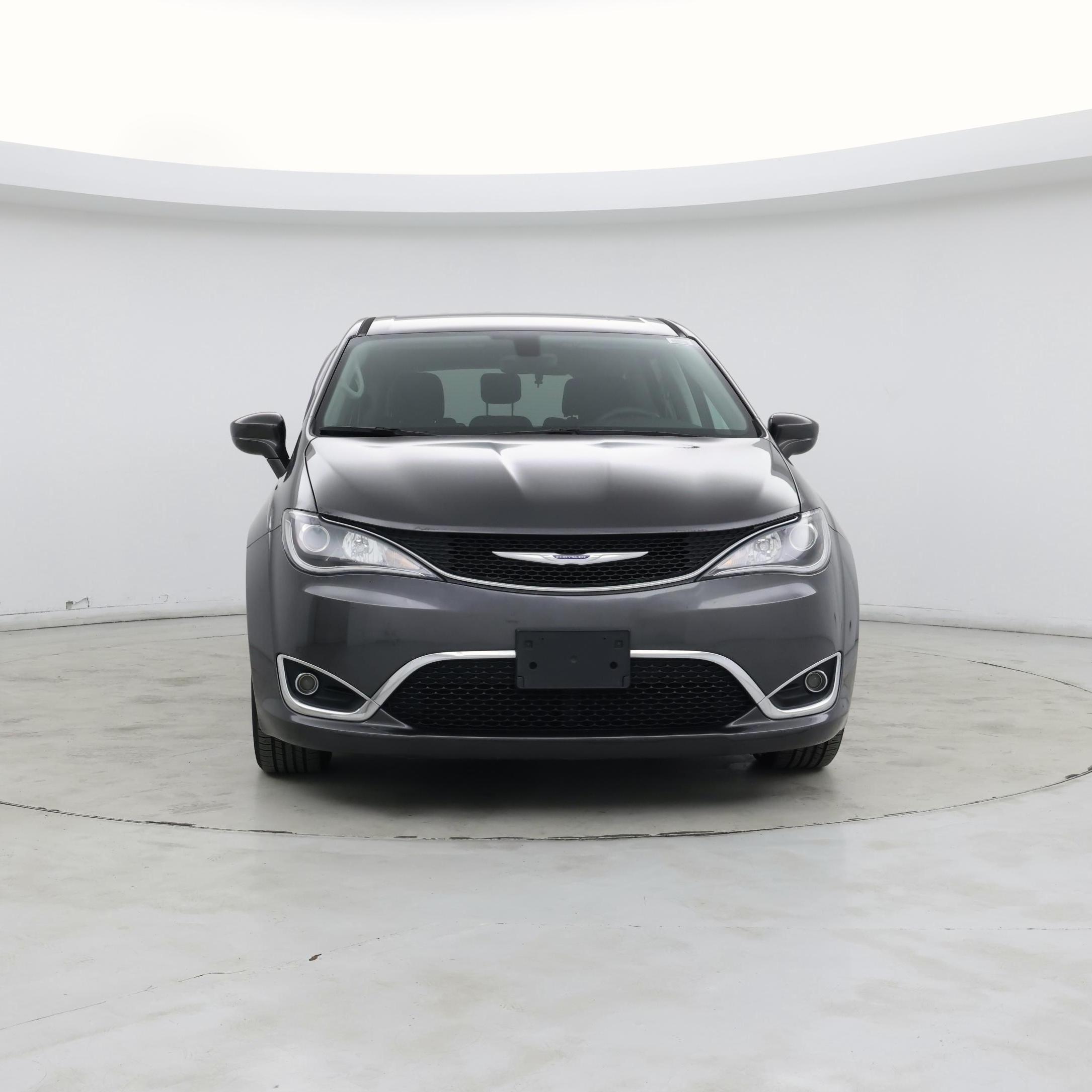 Thumbnail: 2018 Chrysler Pacifica - 5