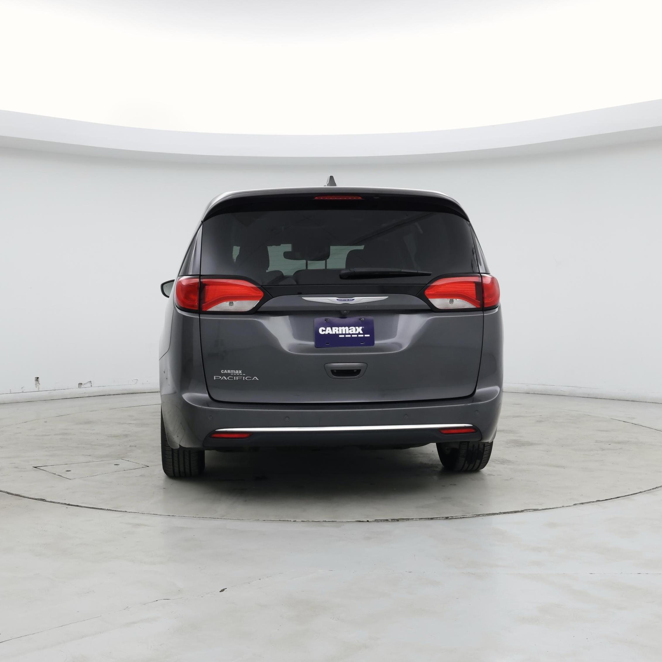 Thumbnail: 2018 Chrysler Pacifica - 6