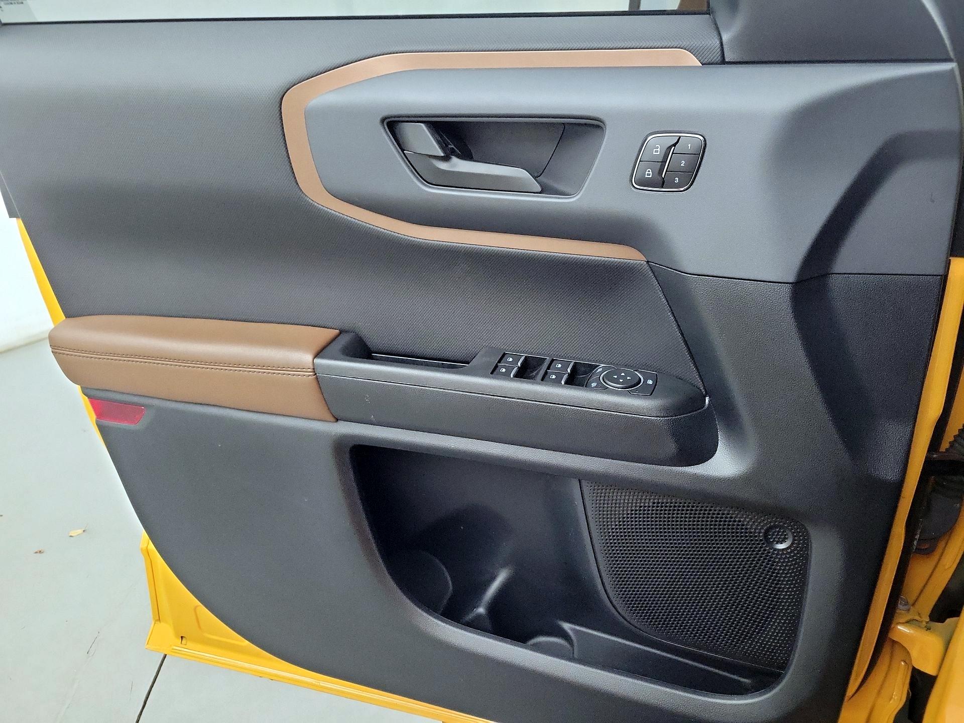 Thumbnail: 2023 Ford Bronco Sport - 10