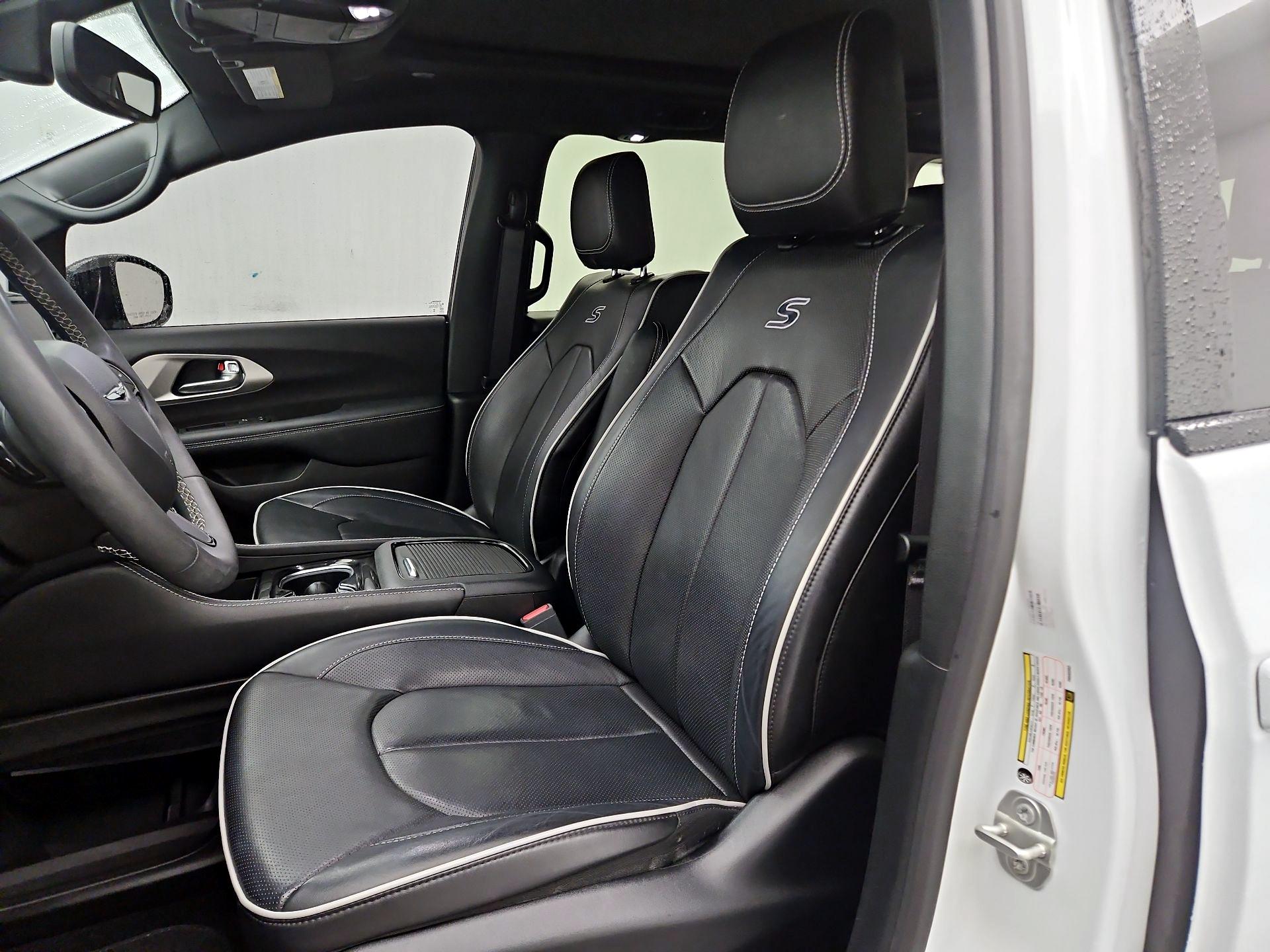 Thumbnail: 2023 Chrysler Pacifica - 11