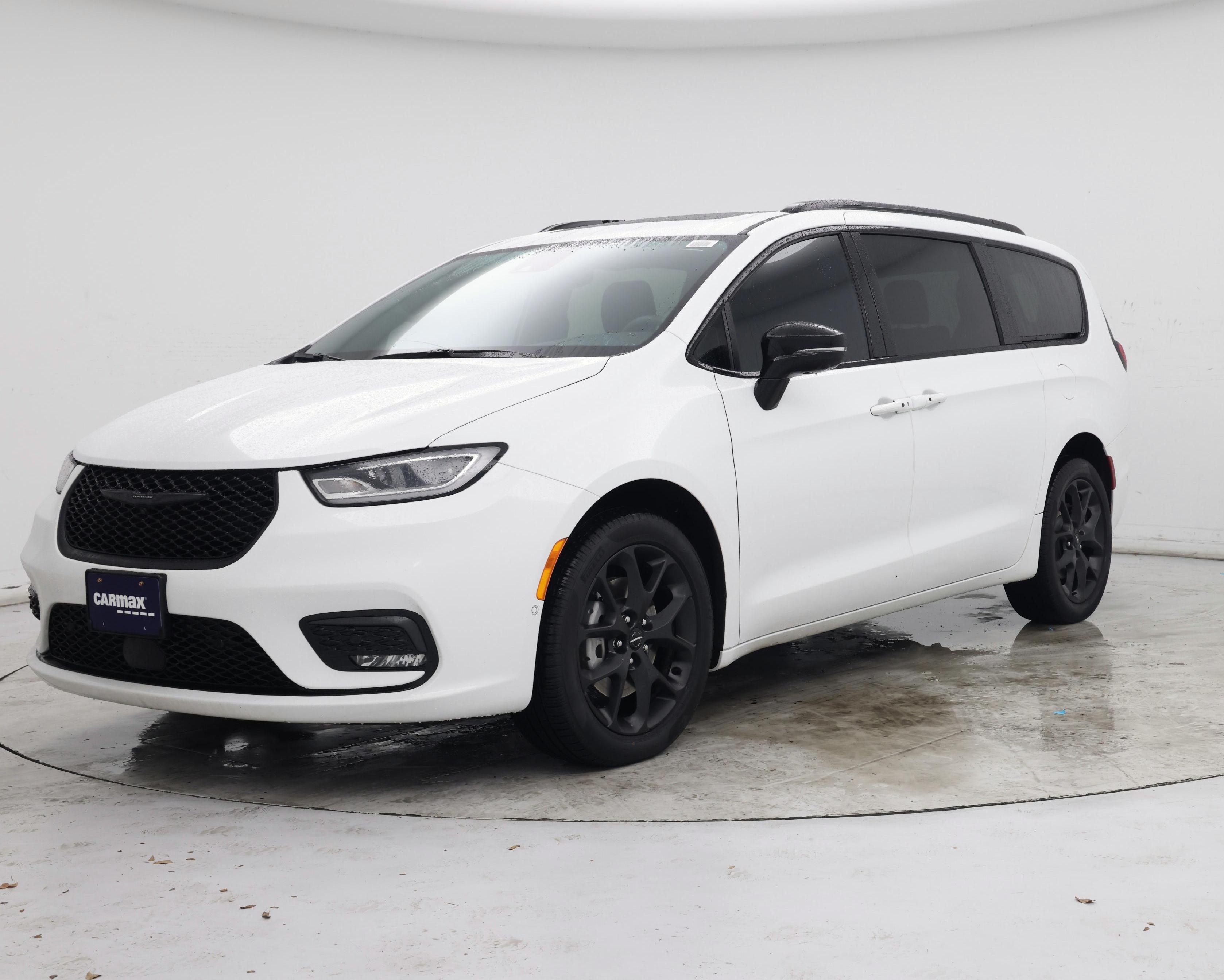 Thumbnail: 2023 Chrysler Pacifica - 4