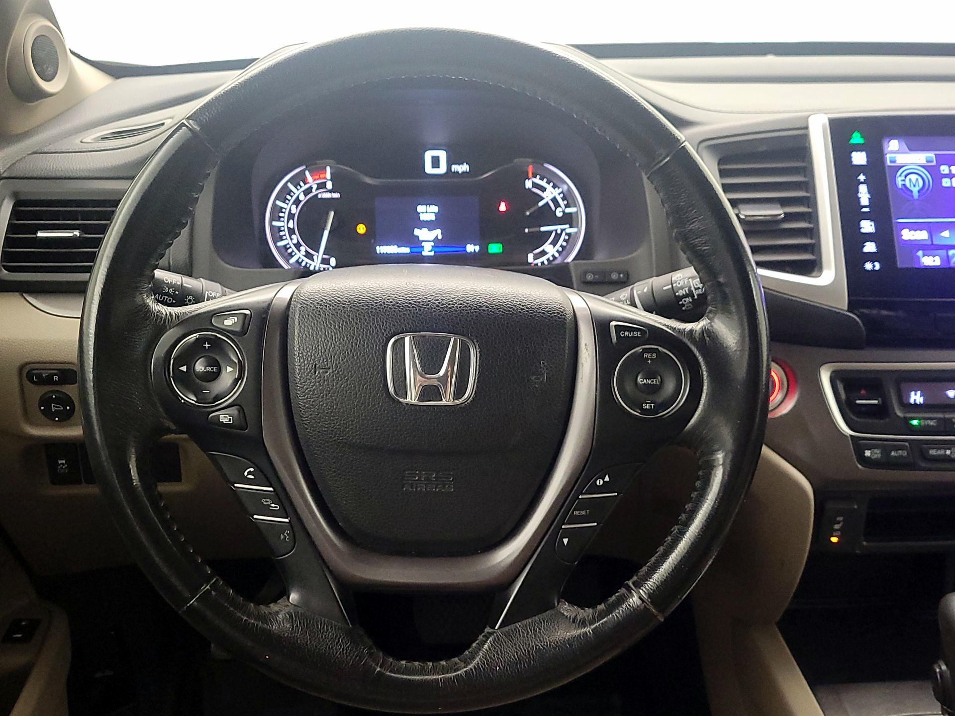 Thumbnail: 2016 Honda Pilot - 10