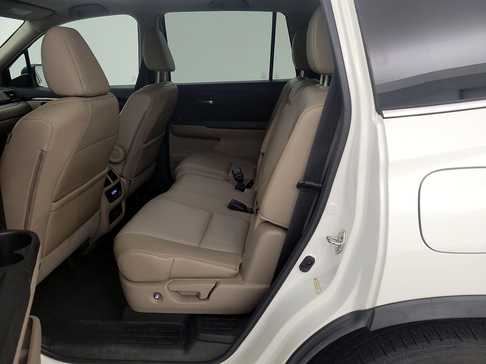 Thumbnail: 2016 Honda Pilot - 19