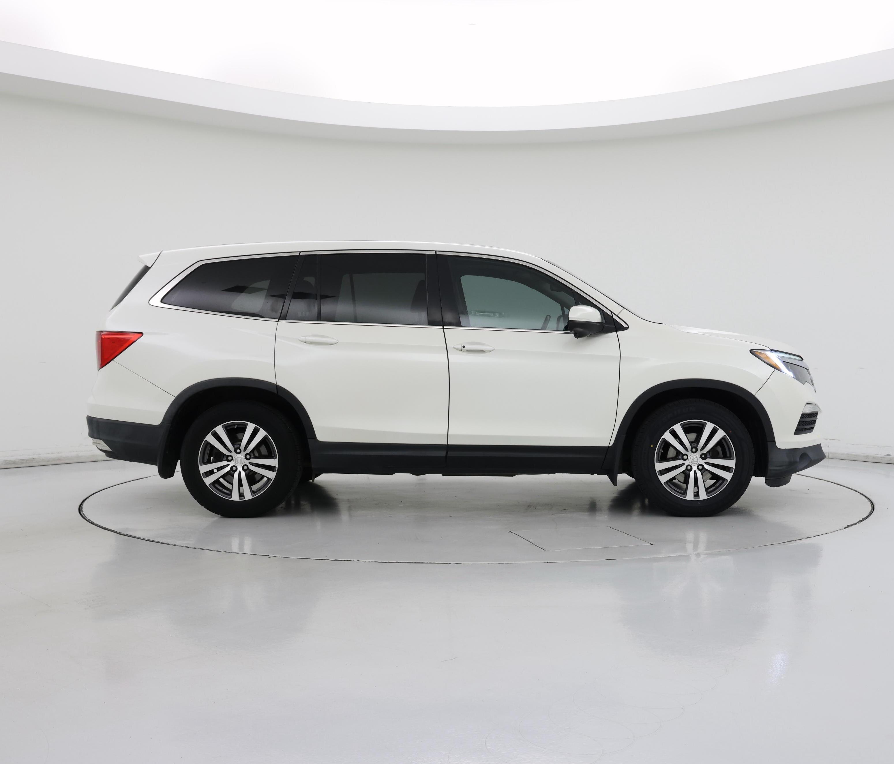 Thumbnail: 2016 Honda Pilot - 7