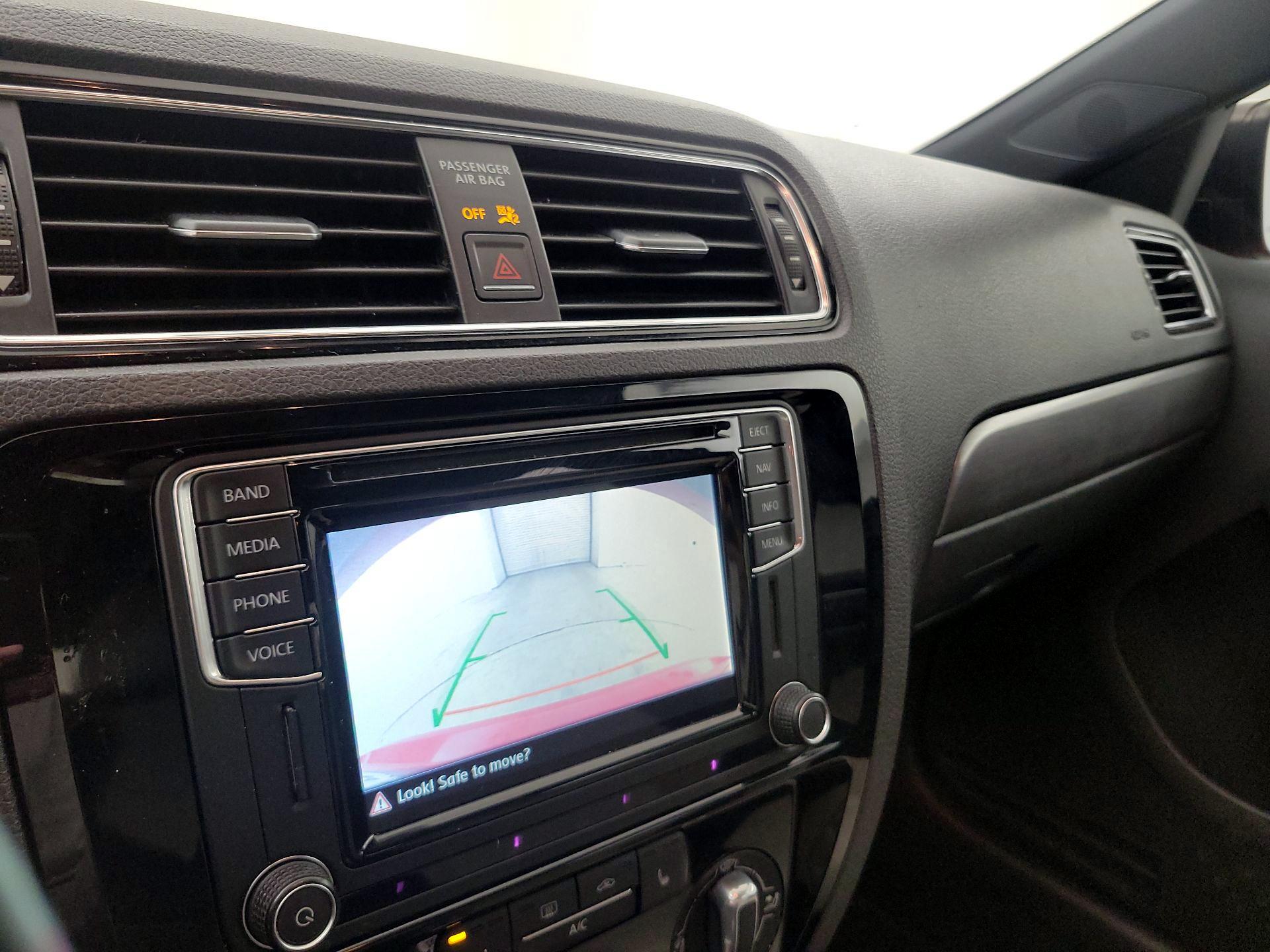 Thumbnail: 2016 Volkswagen Jetta - 15