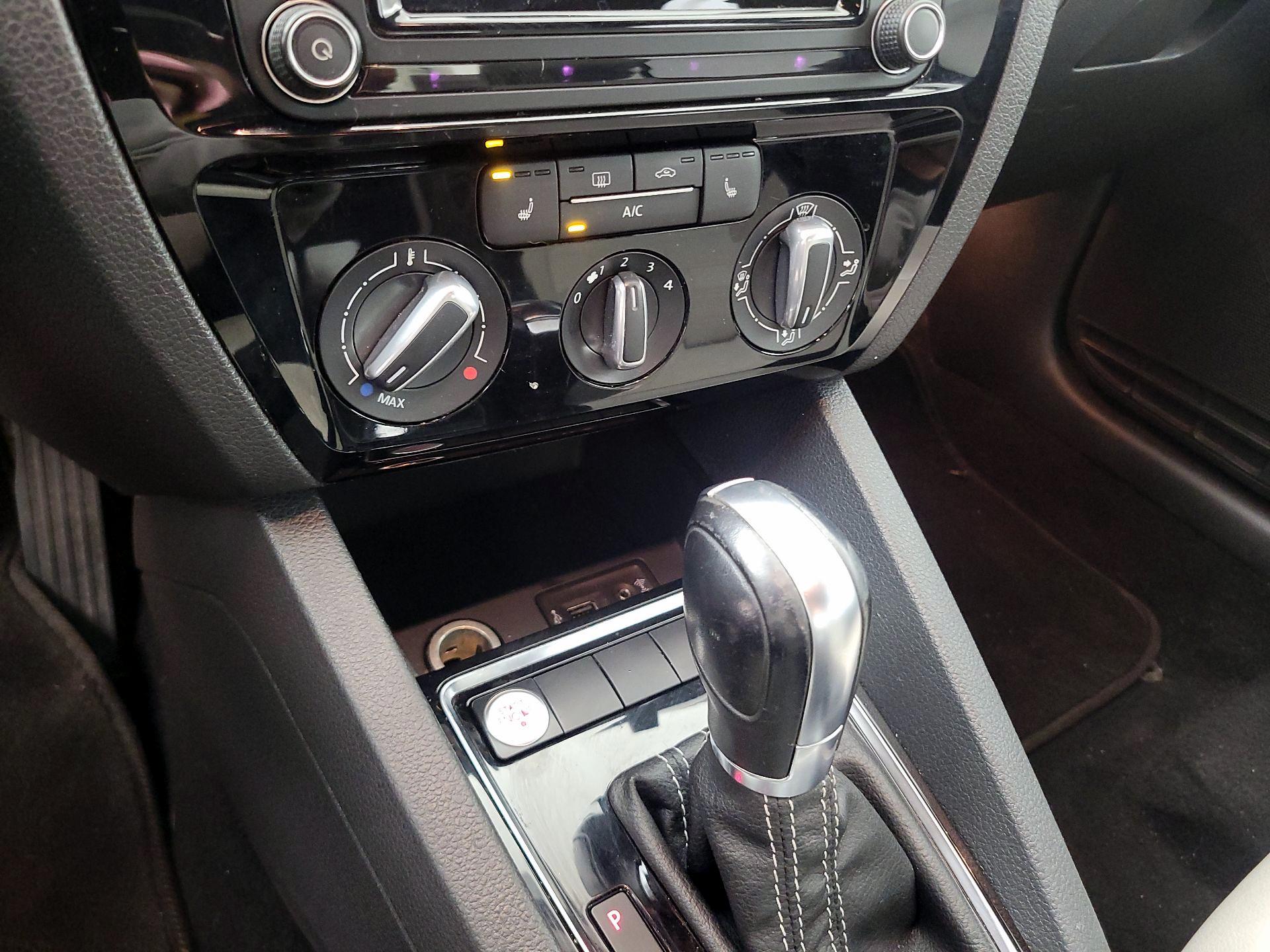 Thumbnail: 2016 Volkswagen Jetta - 17