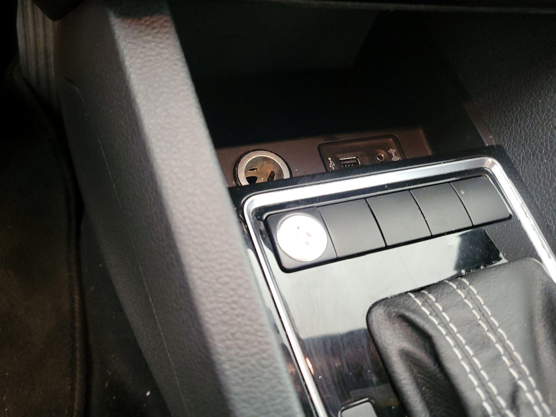 Thumbnail: 2016 Volkswagen Jetta - 19