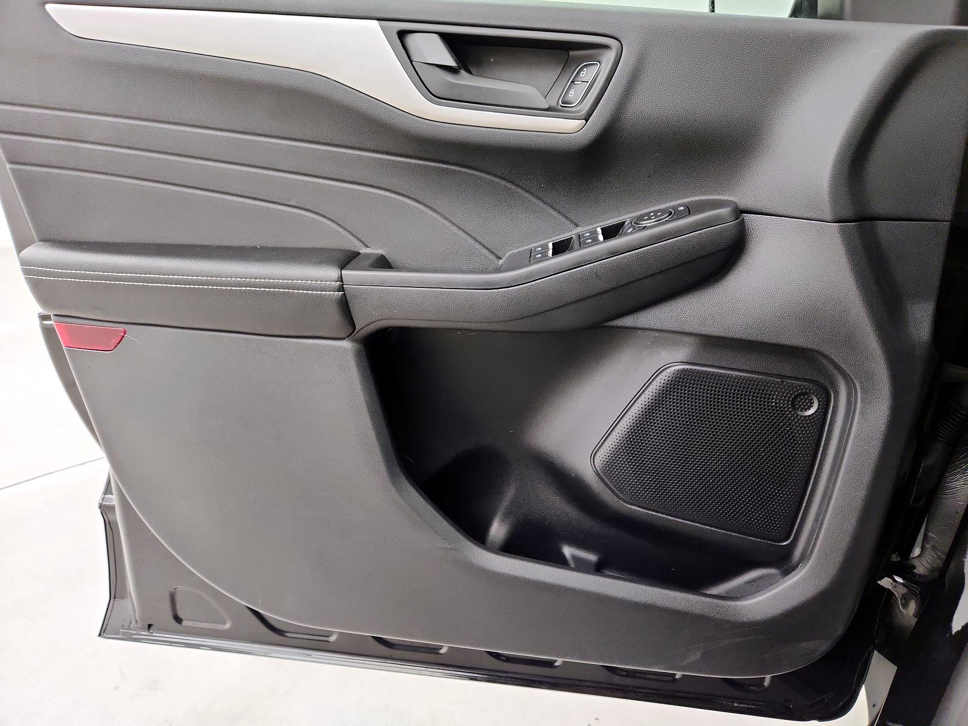 Thumbnail: 2022 Ford Escape - 12