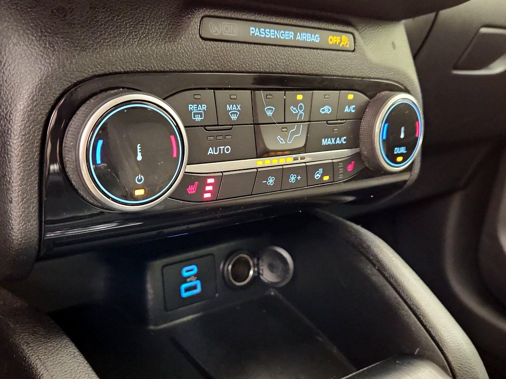 Thumbnail: 2022 Ford Escape - 17