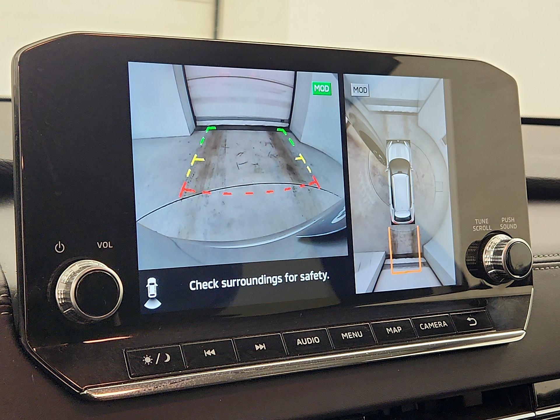 Thumbnail: 2023 Mitsubishi Outlander - 15