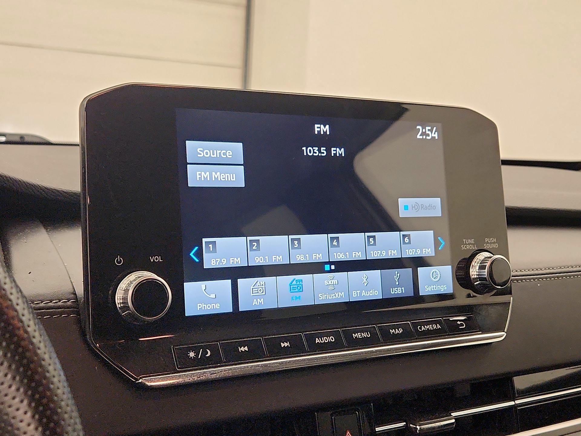 Thumbnail: 2023 Mitsubishi Outlander - 16