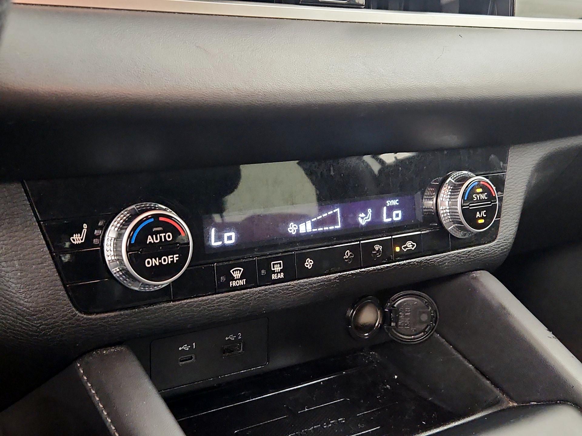 Thumbnail: 2023 Mitsubishi Outlander - 17