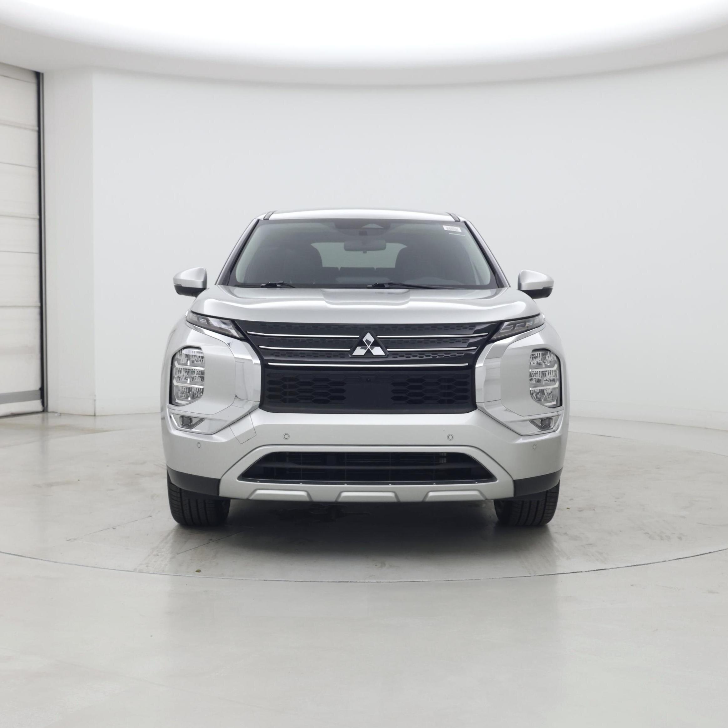 Thumbnail: 2023 Mitsubishi Outlander - 5