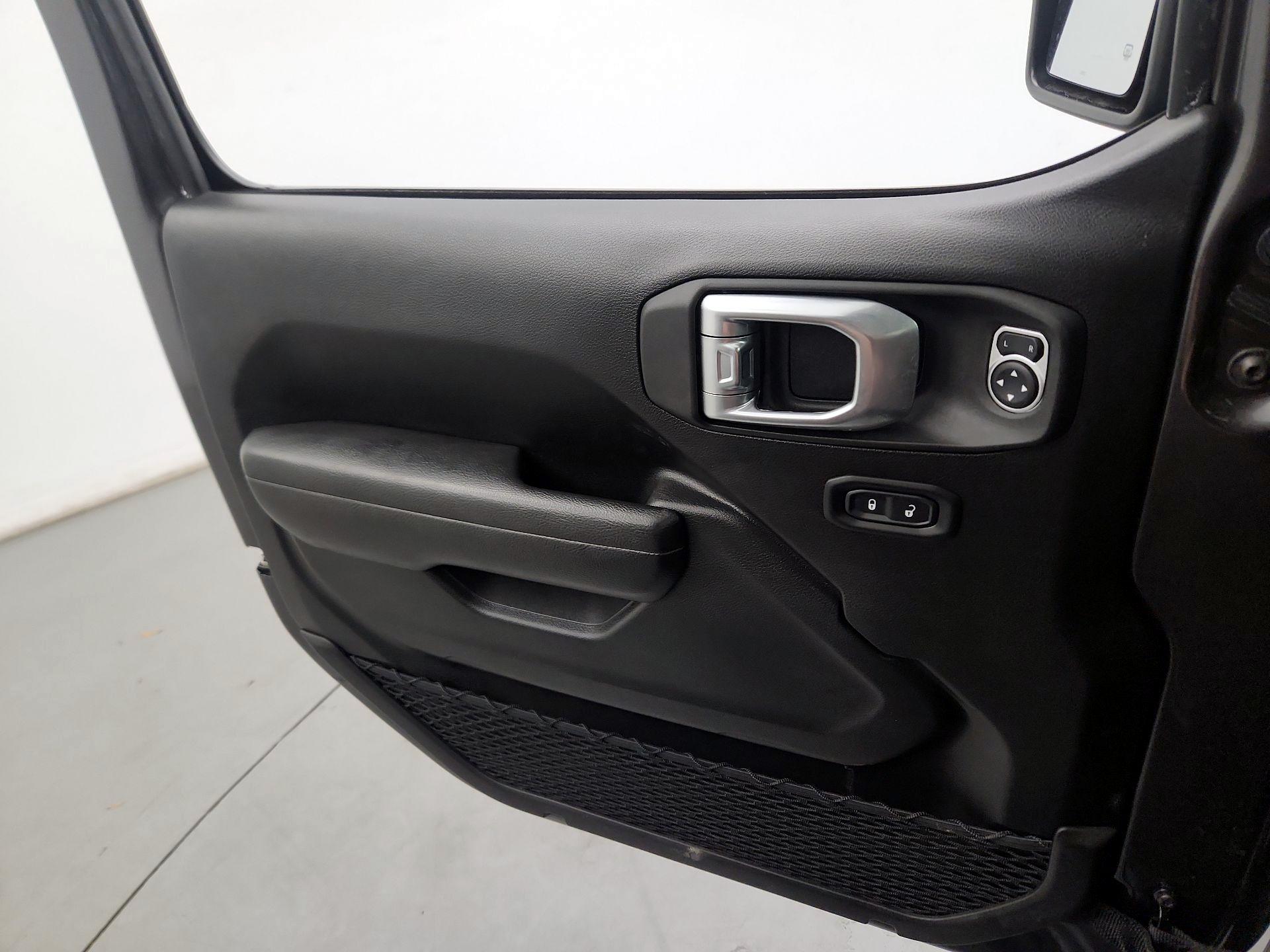 Thumbnail: 2022 Jeep Wrangler - 10