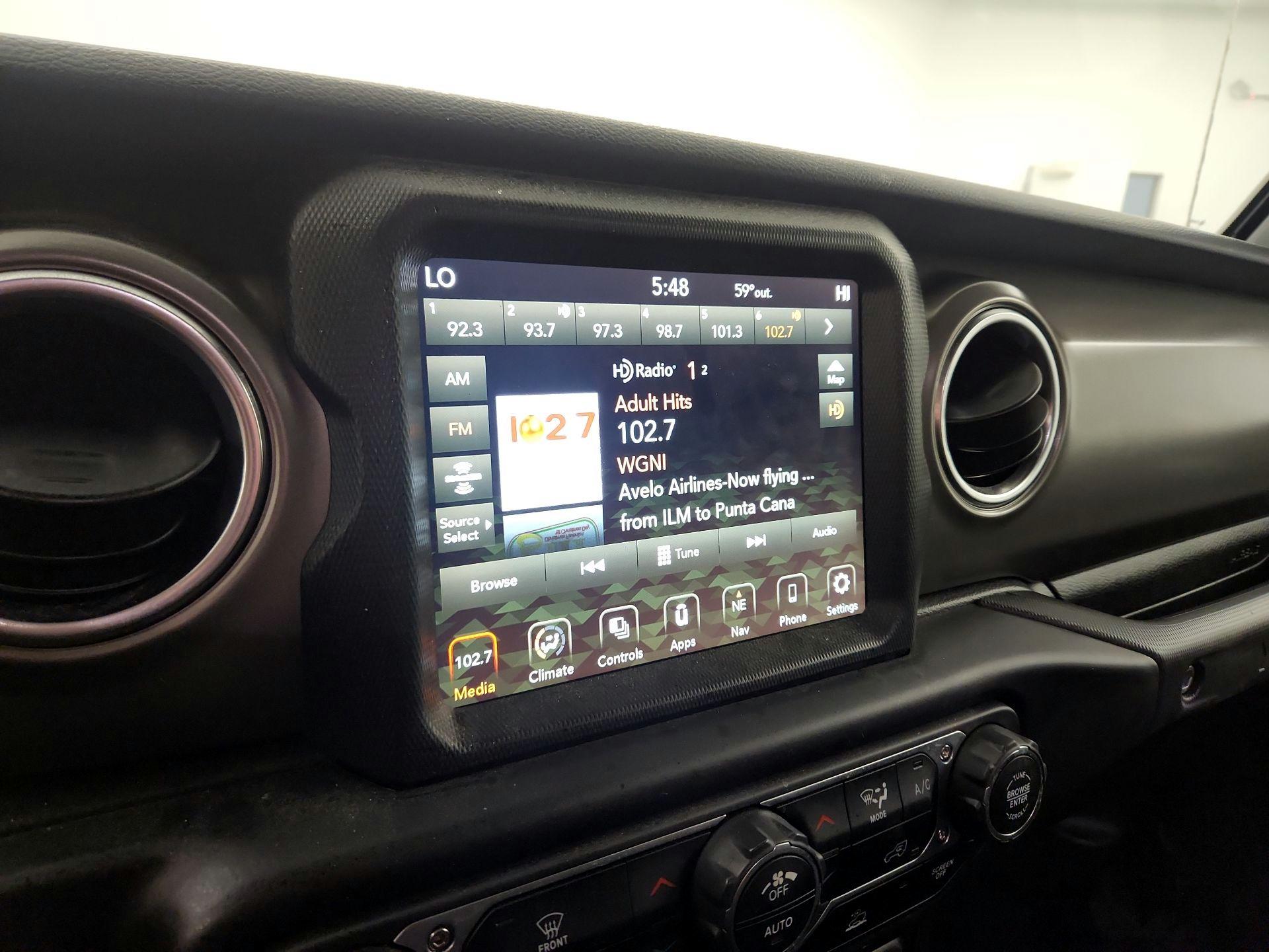 Thumbnail: 2022 Jeep Wrangler - 14