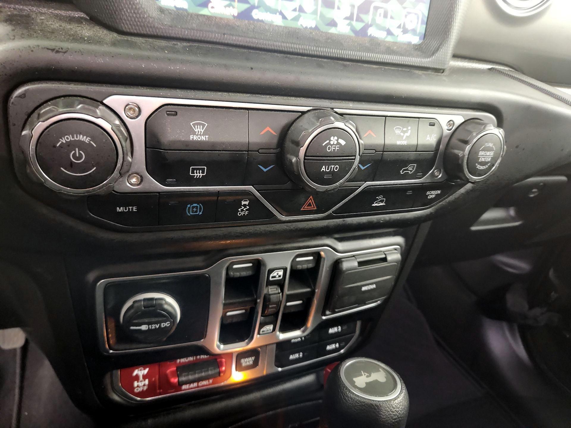 Thumbnail: 2022 Jeep Wrangler - 15