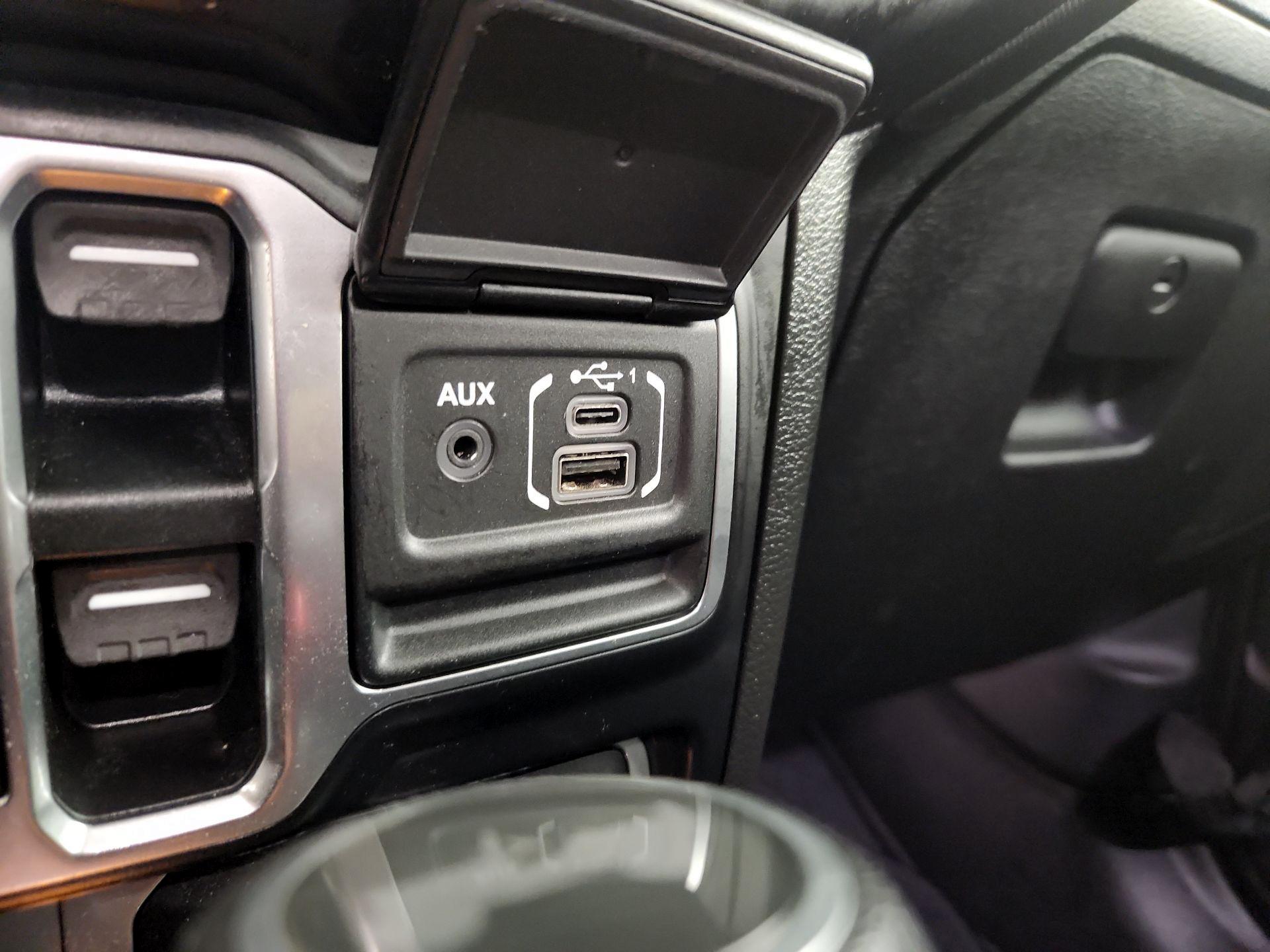 Thumbnail: 2022 Jeep Wrangler - 17