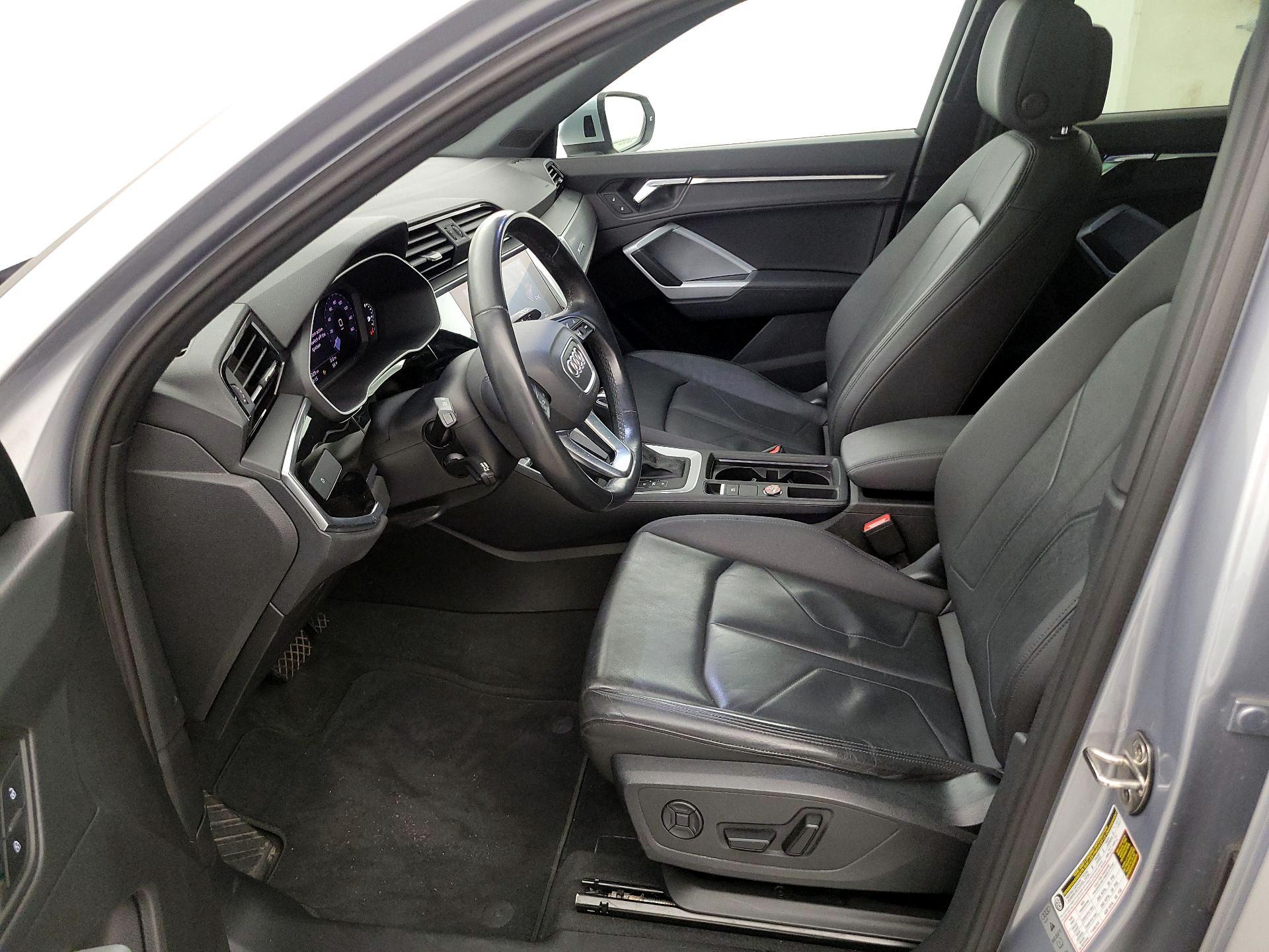 Thumbnail: 2021 Audi Q3 - 11