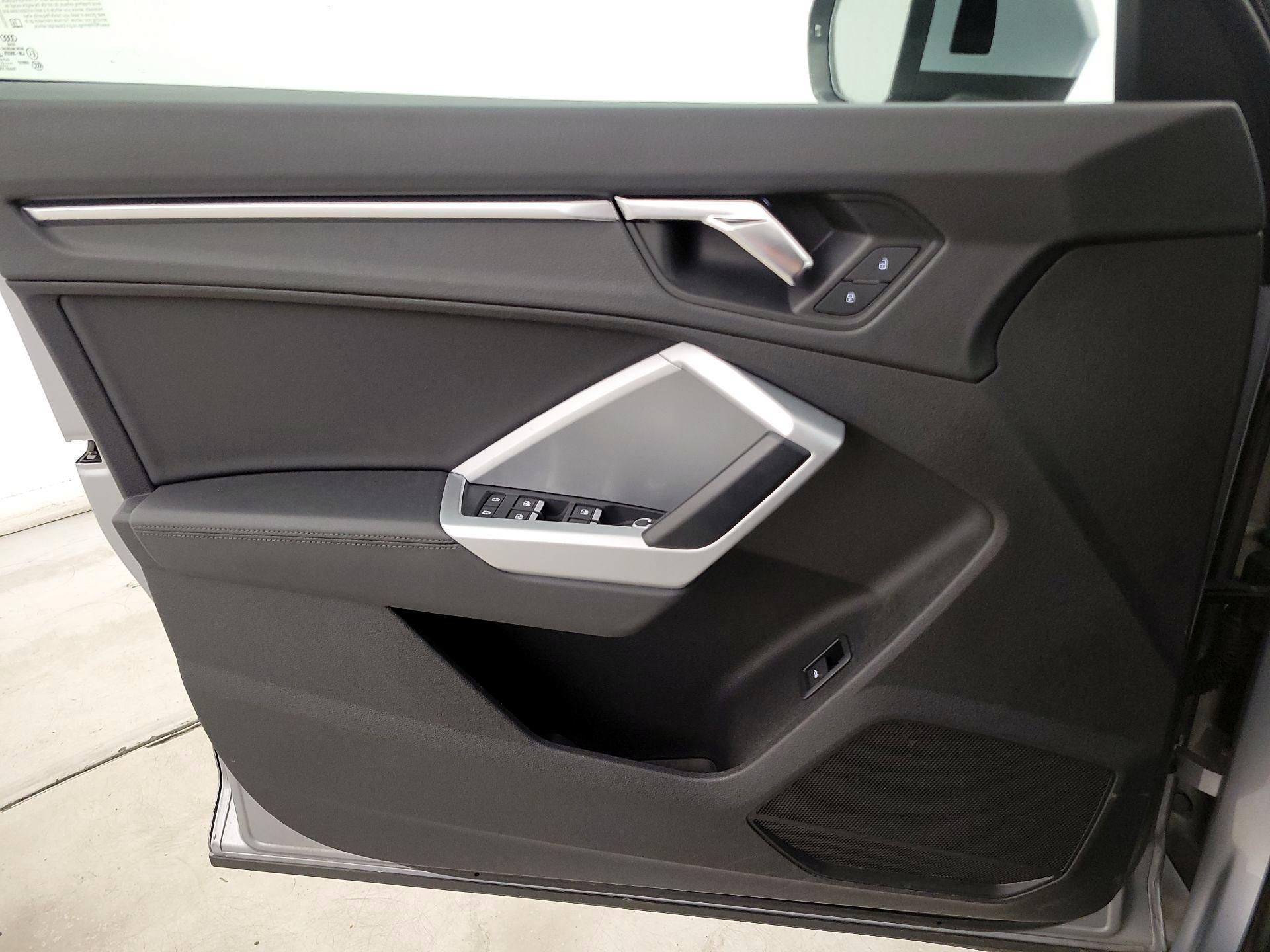 Thumbnail: 2021 Audi Q3 - 12