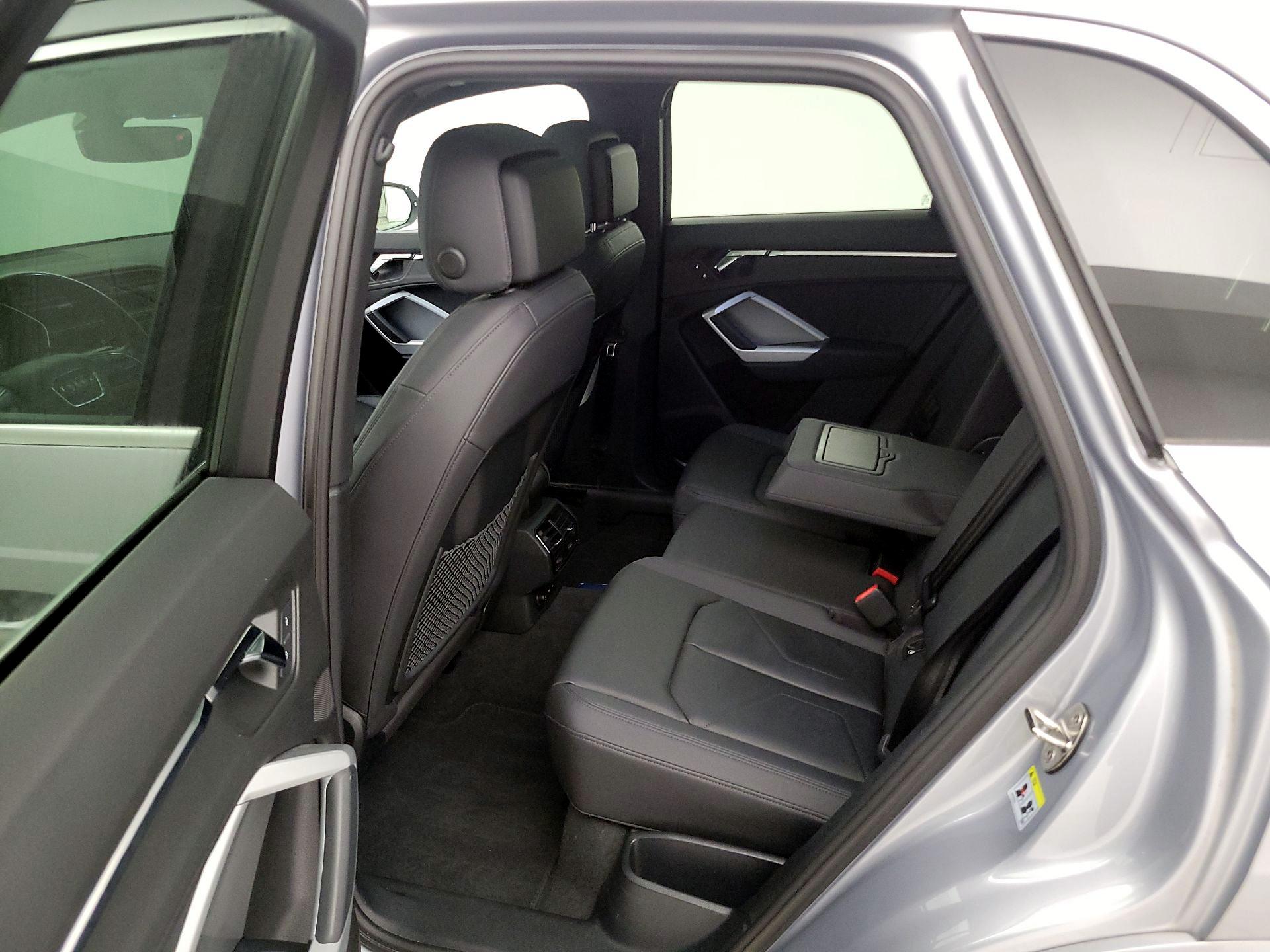 Thumbnail: 2021 Audi Q3 - 20