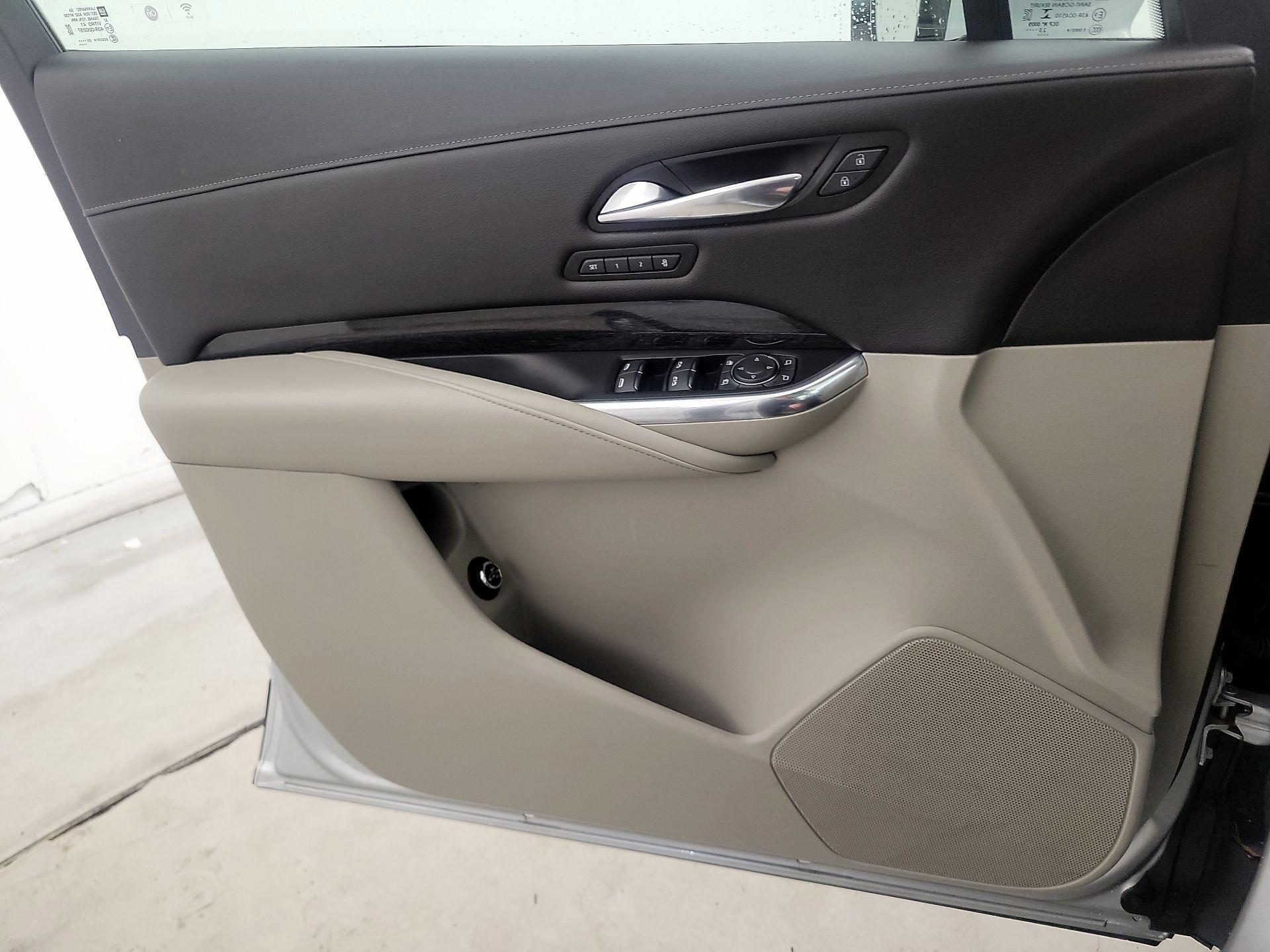 Thumbnail: 2021 Cadillac XT4 - 12