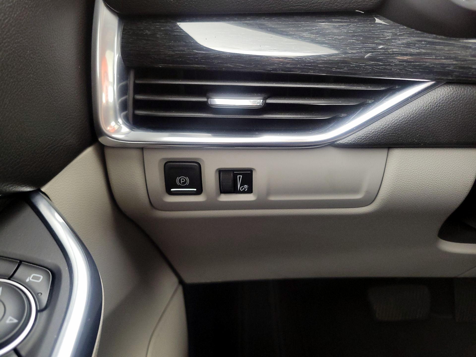 Thumbnail: 2021 Cadillac XT4 - 13