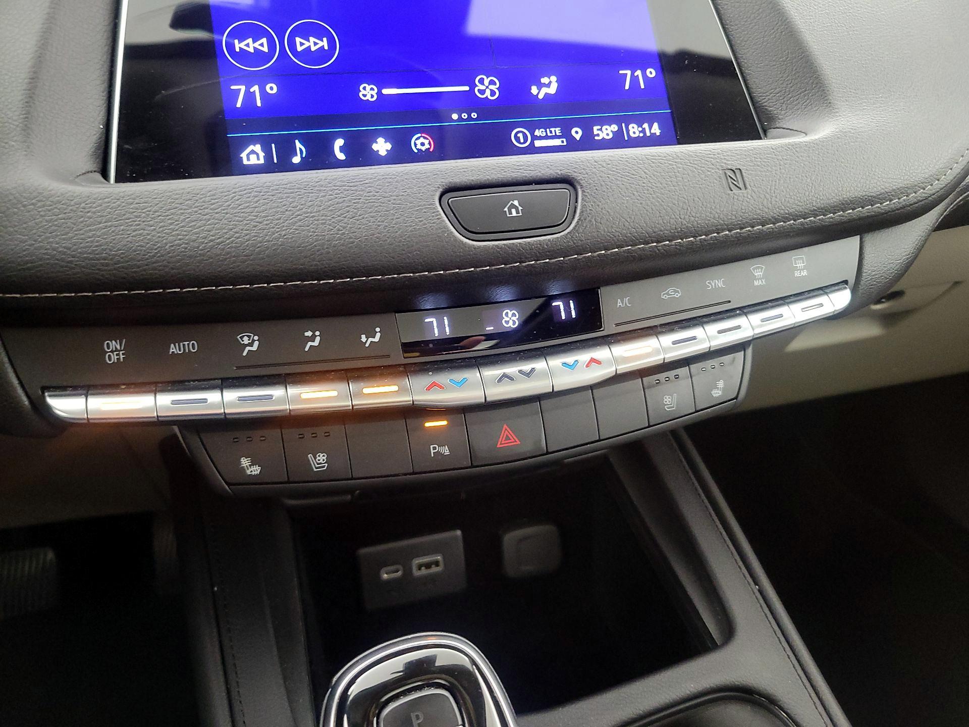 Thumbnail: 2021 Cadillac XT4 - 16