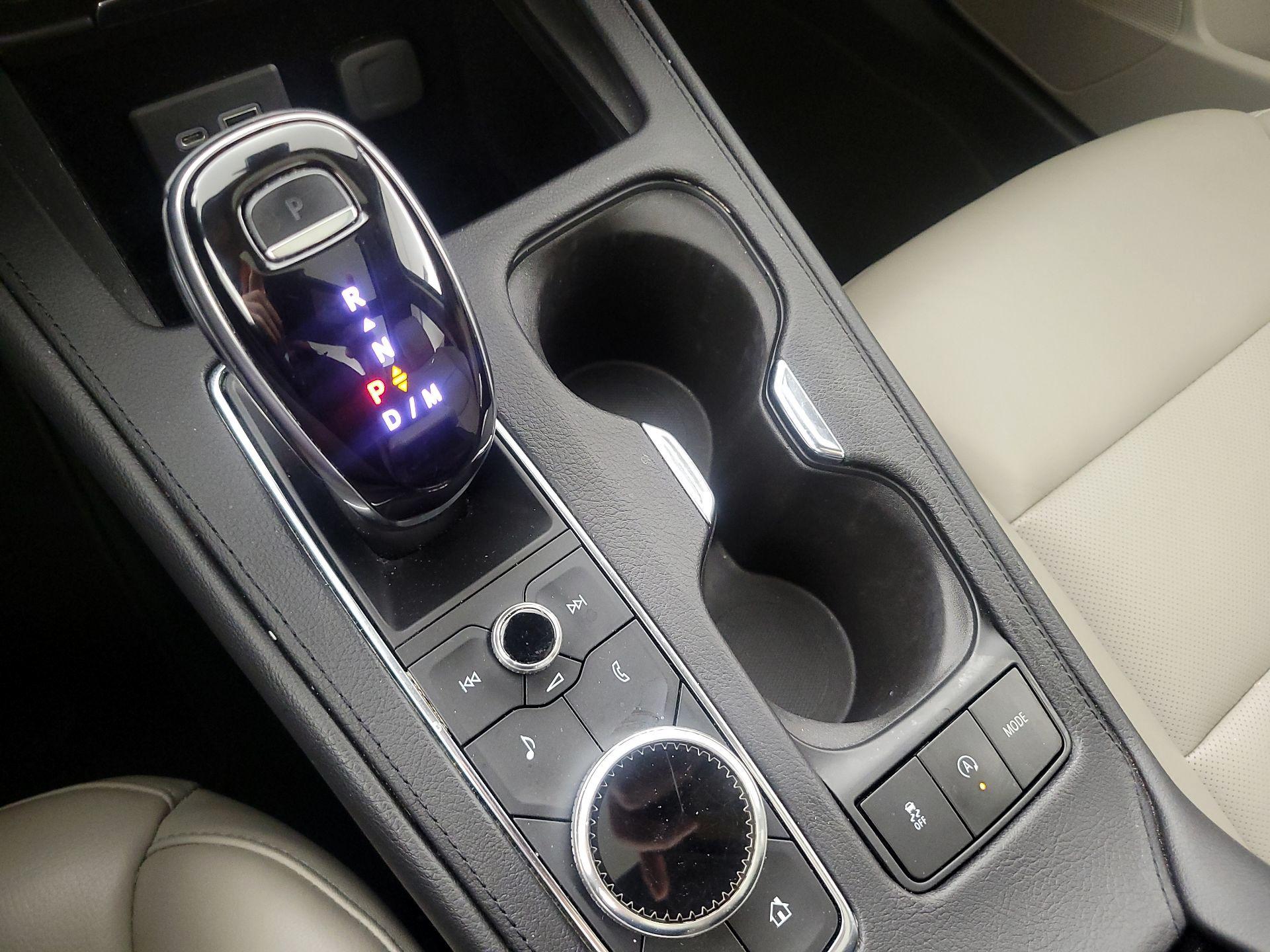 Thumbnail: 2021 Cadillac XT4 - 17