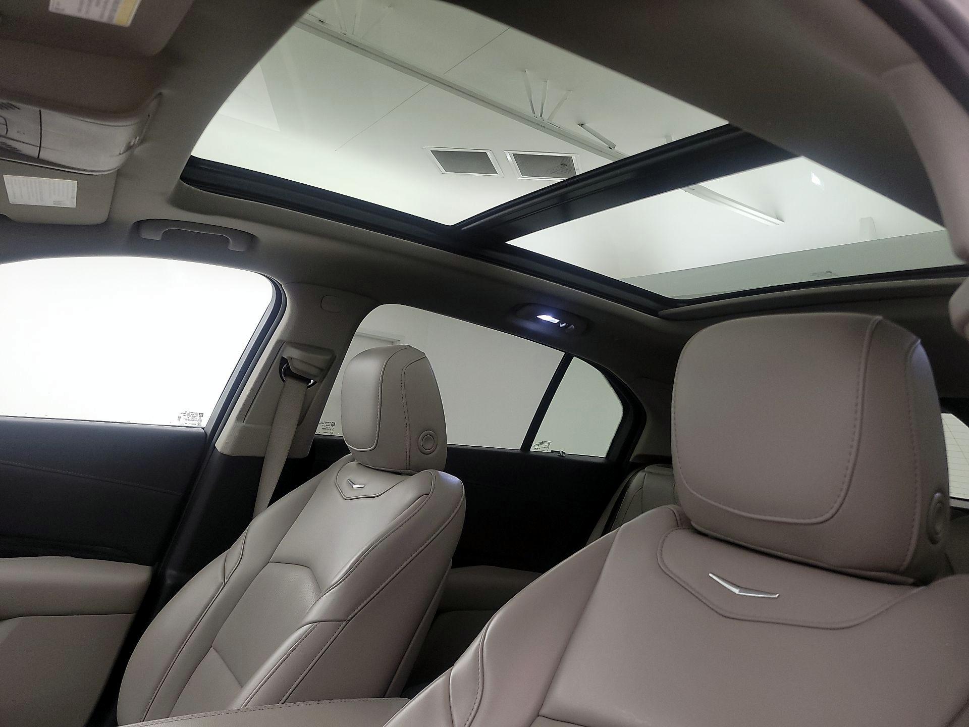 Thumbnail: 2021 Cadillac XT4 - 19