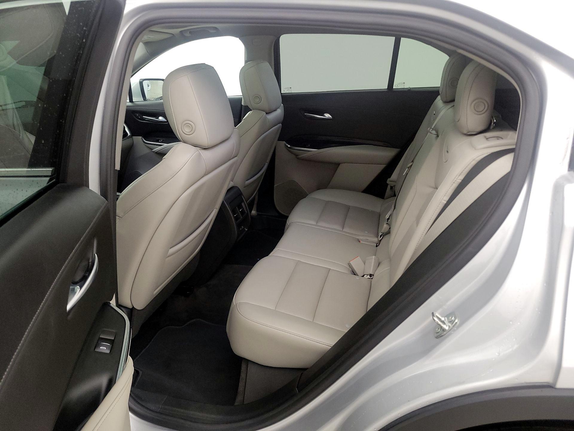 Thumbnail: 2021 Cadillac XT4 - 20