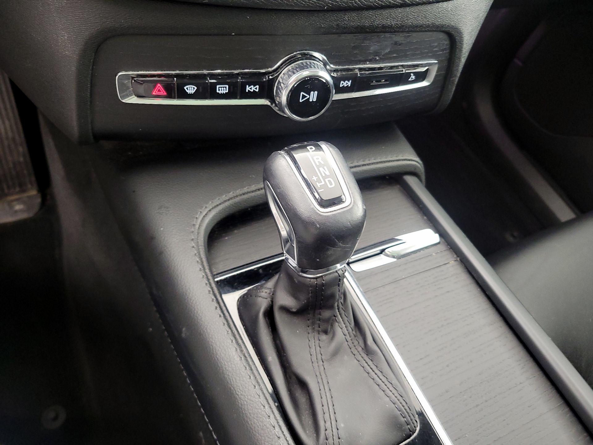 Thumbnail: 2020 Volvo XC90 - 17