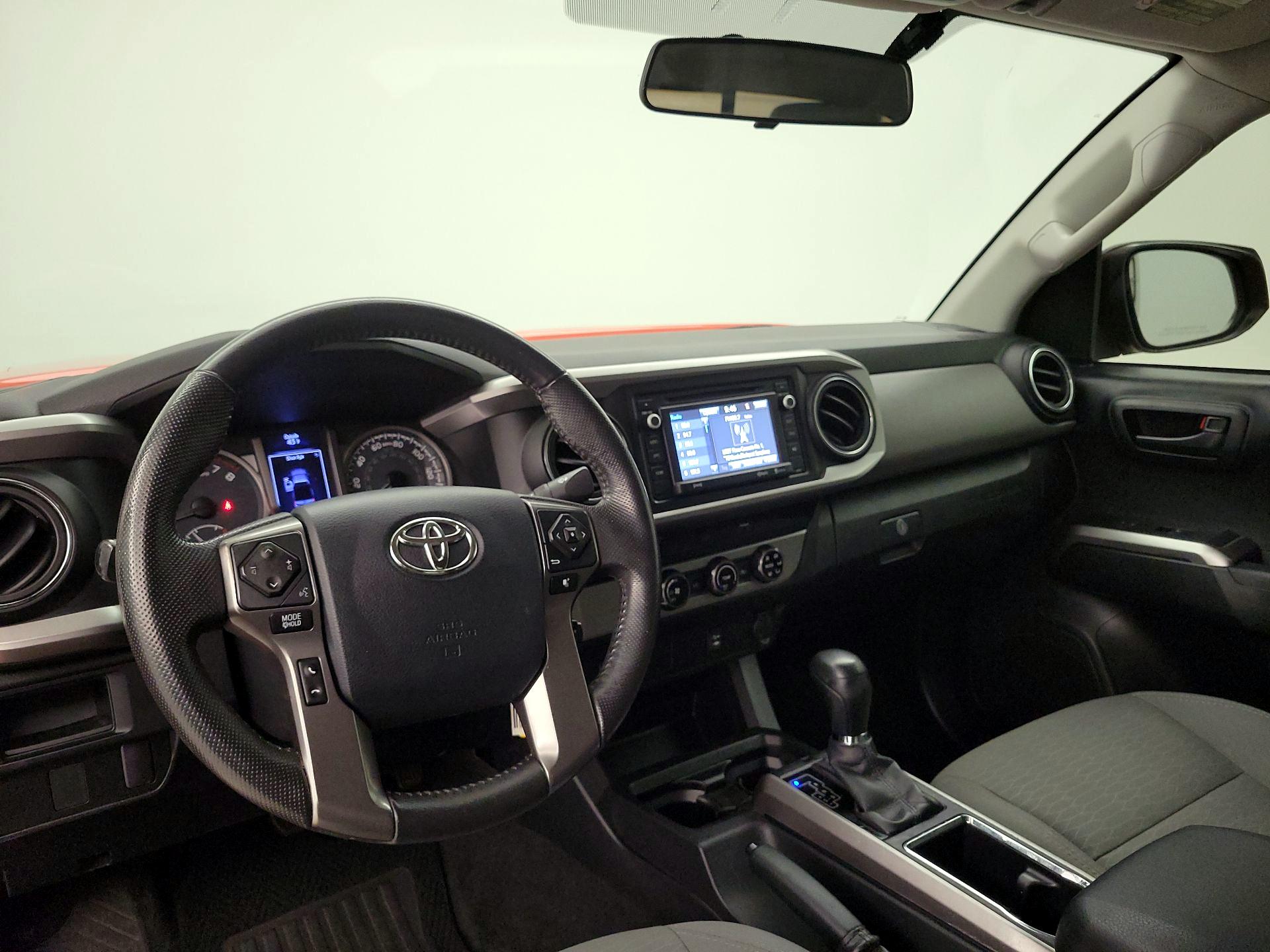 Thumbnail: 2017 Toyota Tacoma - 9