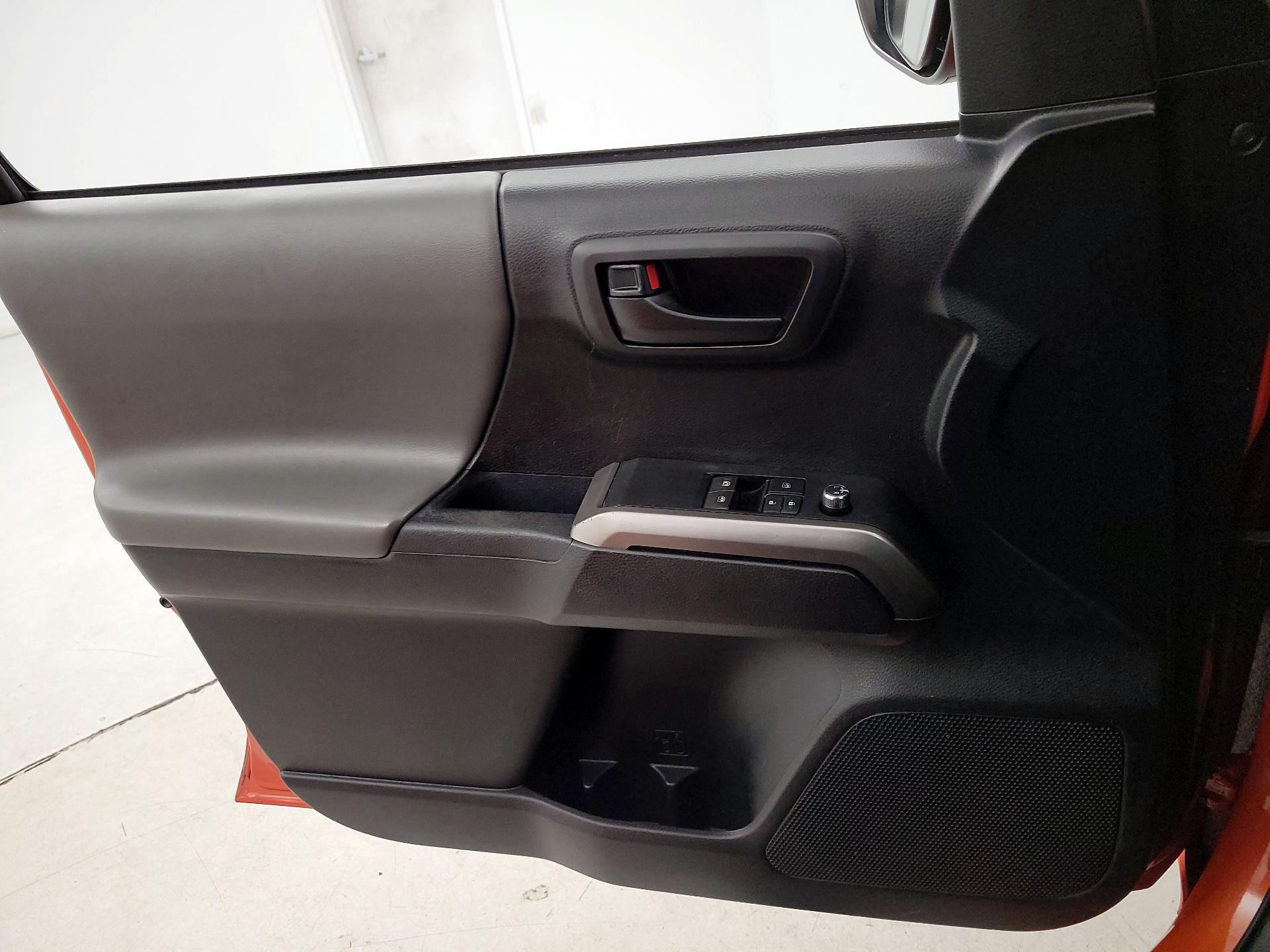 Thumbnail: 2017 Toyota Tacoma - 12