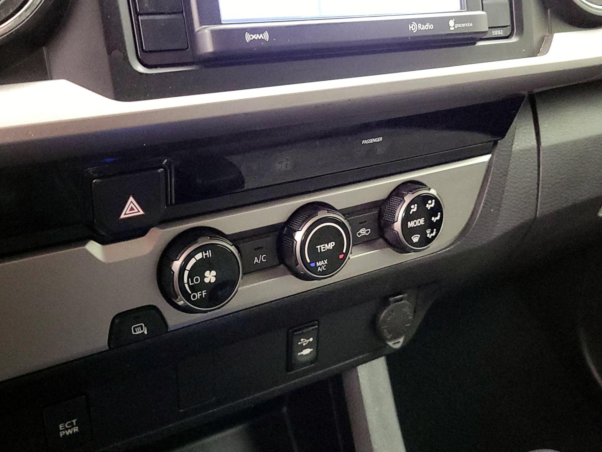 Thumbnail: 2017 Toyota Tacoma - 15