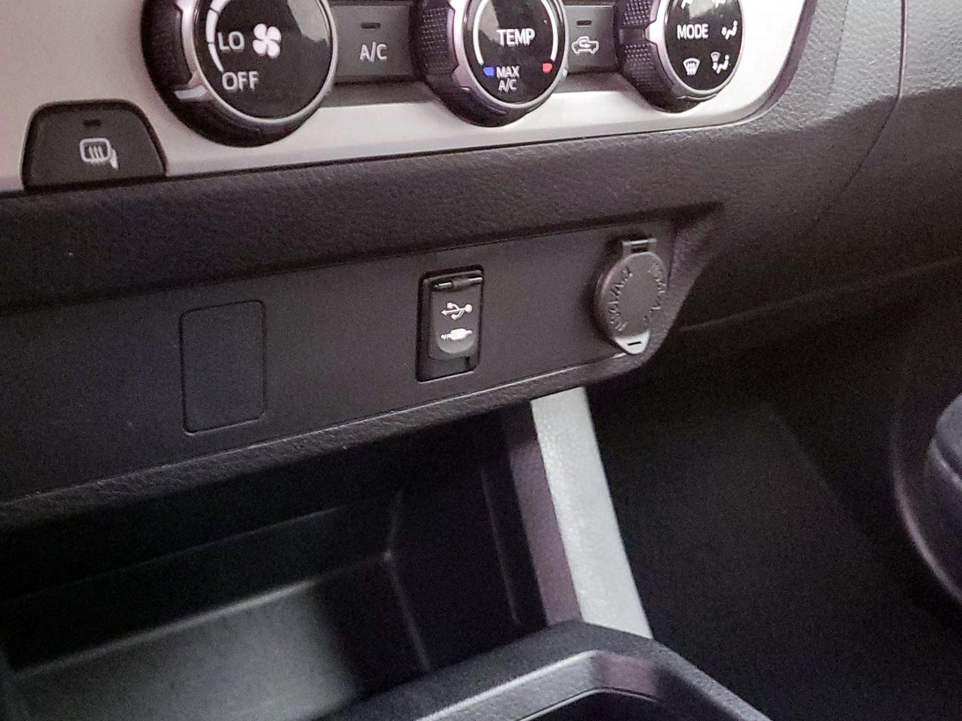 Thumbnail: 2017 Toyota Tacoma - 17